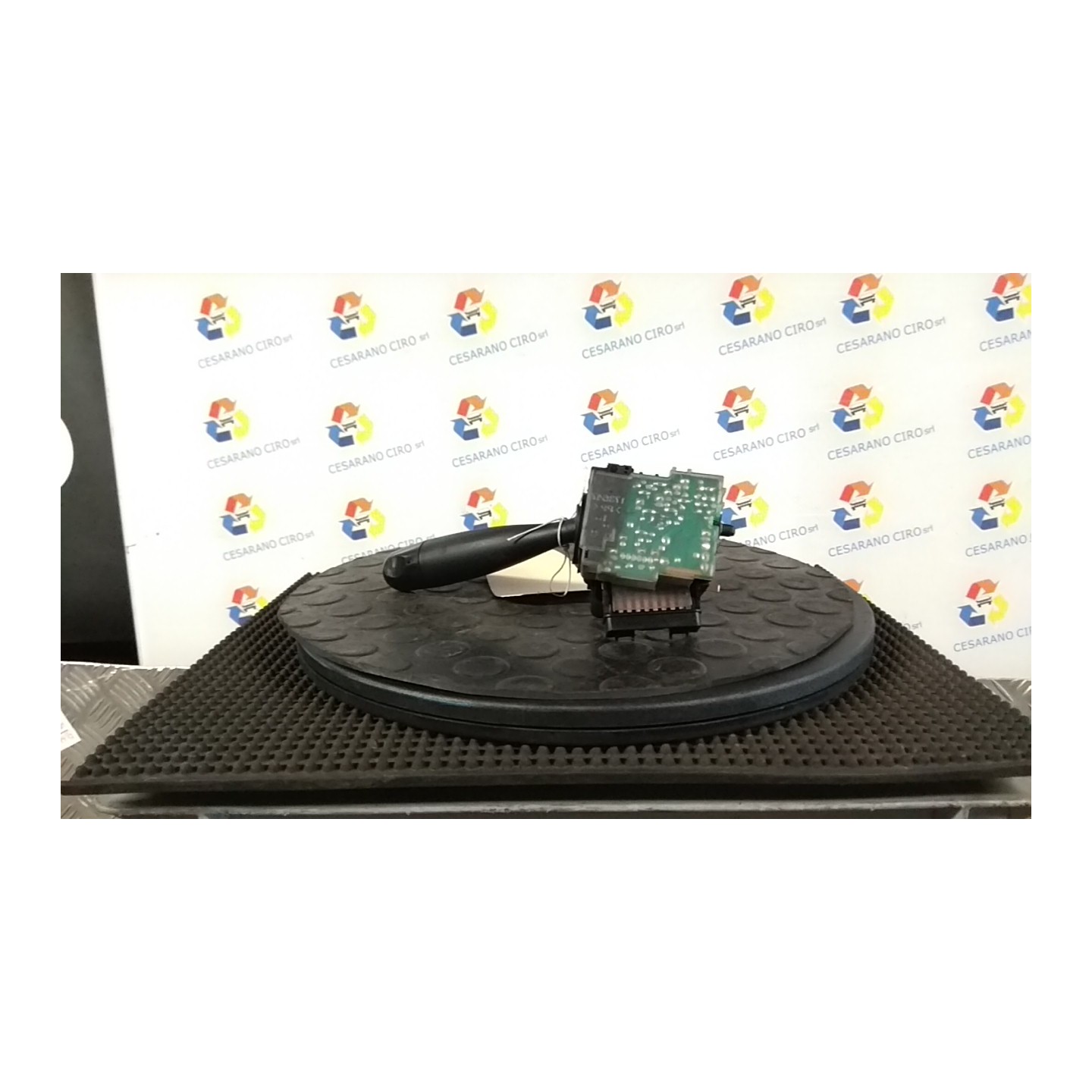 BLOCCO COMANDI TERGICRISTALLI 012 TOYOTA YARIS (10/01-11/05)     (FRP) 2SZFE 846520D010