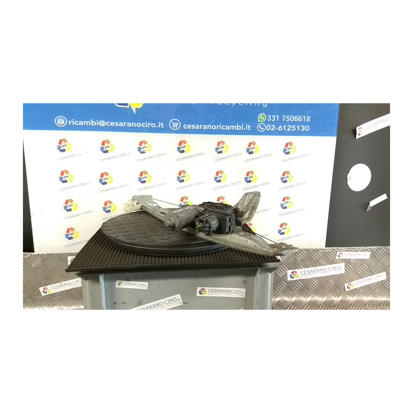 ALZACRISTALLO ELETTR. PORTA POST. C/MOTORINO SX. 055 JAGUAR X-TYPE (02/01-05/10) XB C2S44895