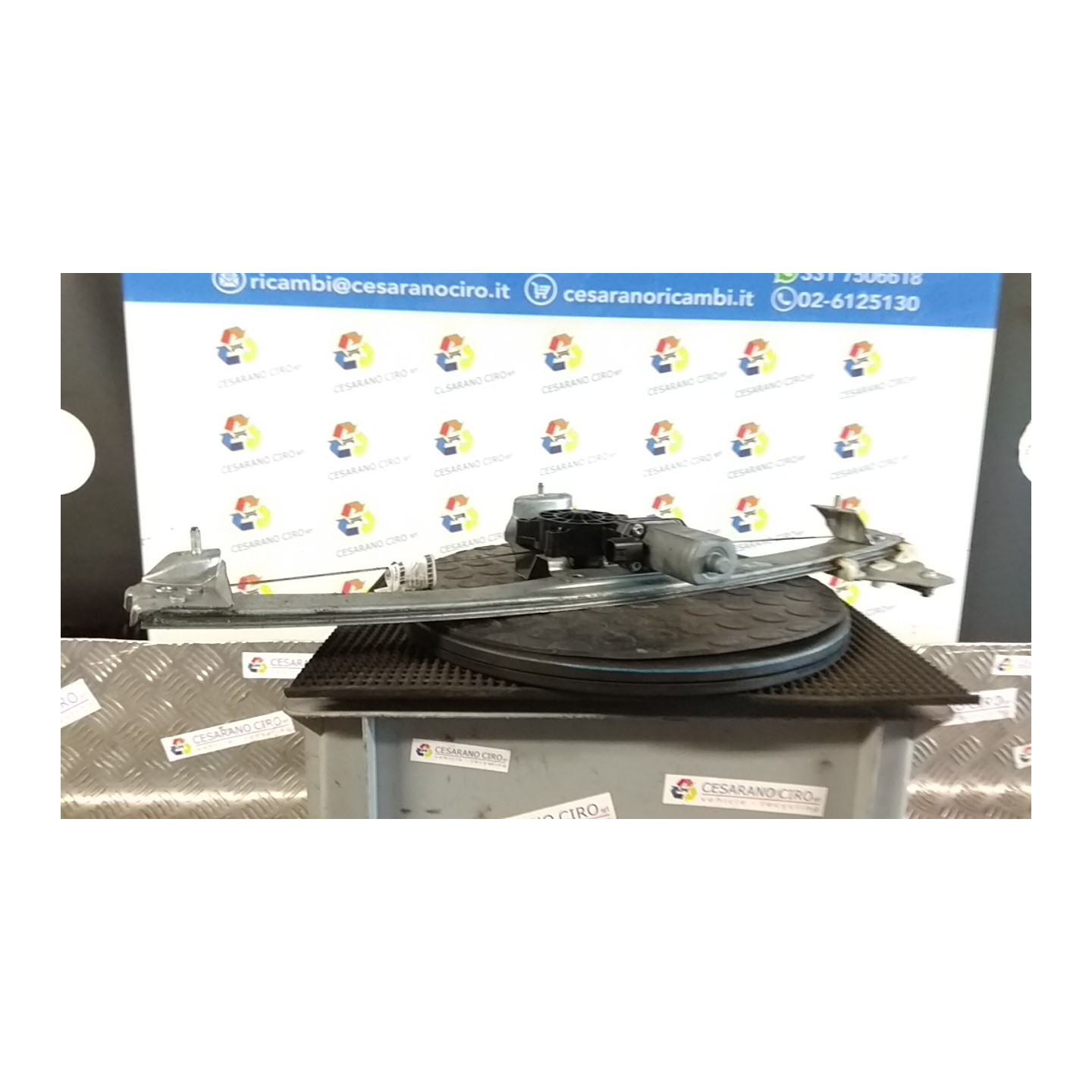 ALZACRISTALLO ELETTR. PORTA ANT. CON MOTORINO DX. 105 DACIA DOKKER FURGONE (11/12-) K9KC6 807209071R