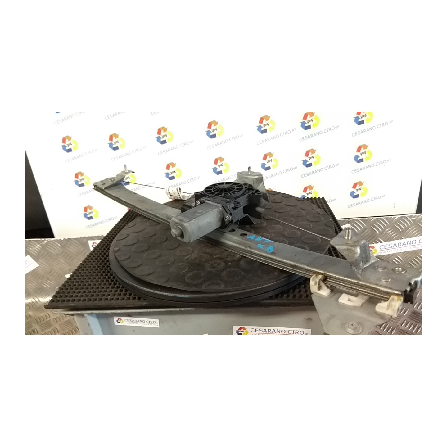 ALZACRISTALLO ELETTR. PORTA ANT. CON MOTORINO DX. 105 DACIA DOKKER FURGONE (11/12-) K9KC6 807209071R