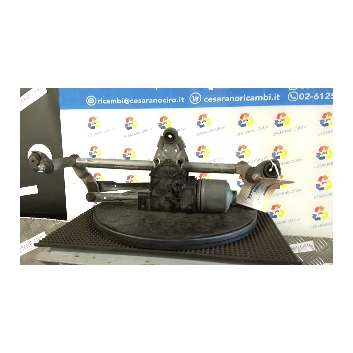 MECCANISMO TERGIPARABREZZA CON MOTORINO BOSCH 153 VOLKSWAGEN UP! (1S) (11/11-10/16) CPG 1S1955023D