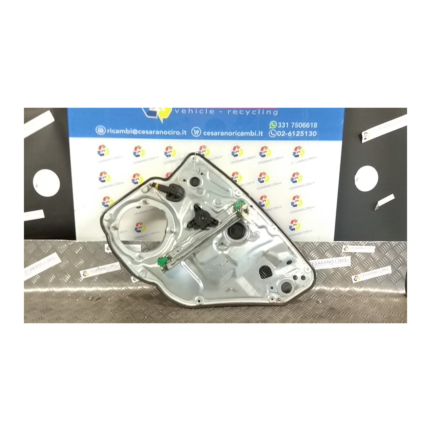 ALZACRISTALLO ELETTR. PORTA POST. C/INTELAIATURA INT.PORTA SX. 189 FIAT STILO (2C) (09/01-11/03) 182B6000 46831657