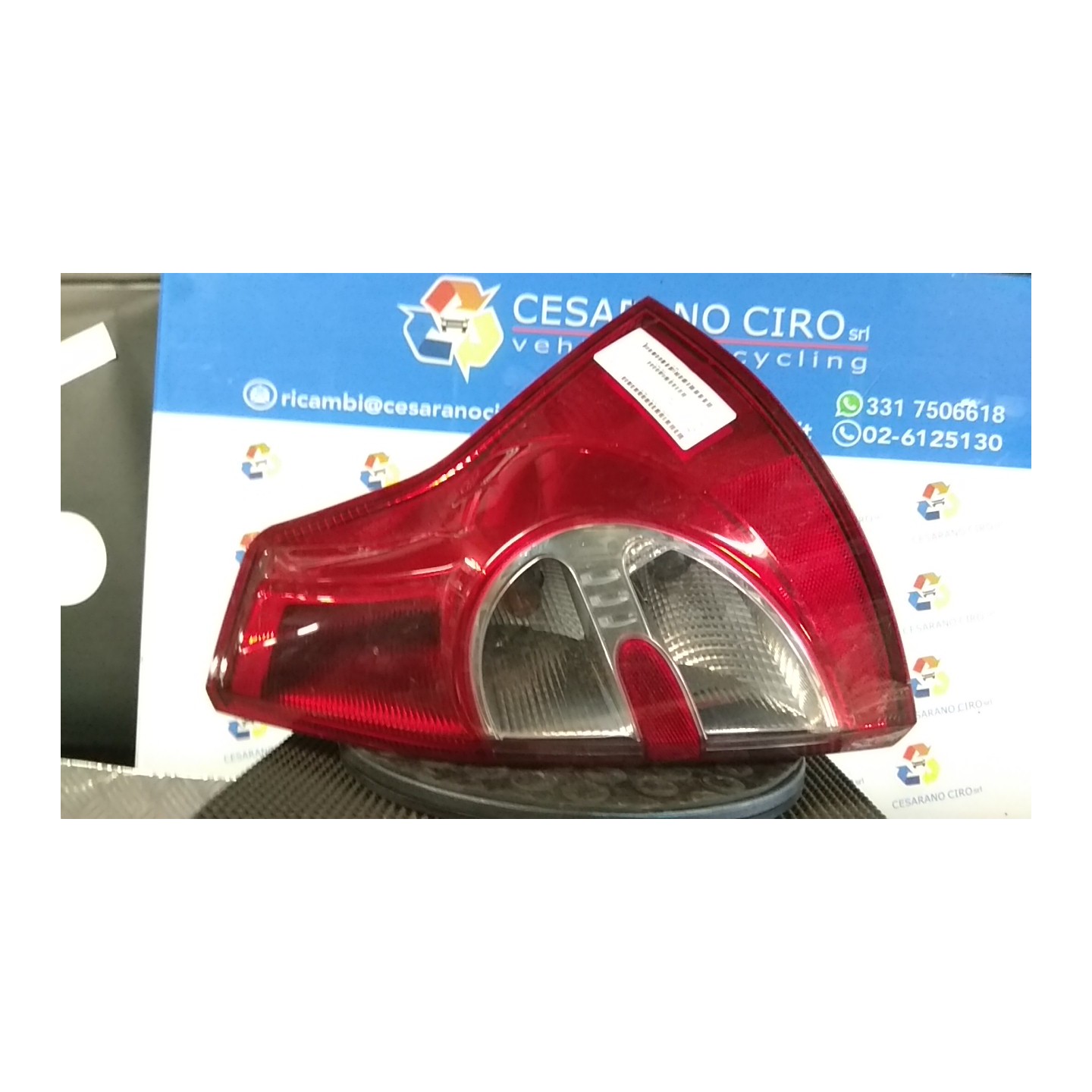 FANALE POST. DX. 205 DACIA SANDERO (07/08-04/13) K7JA7 8200734824