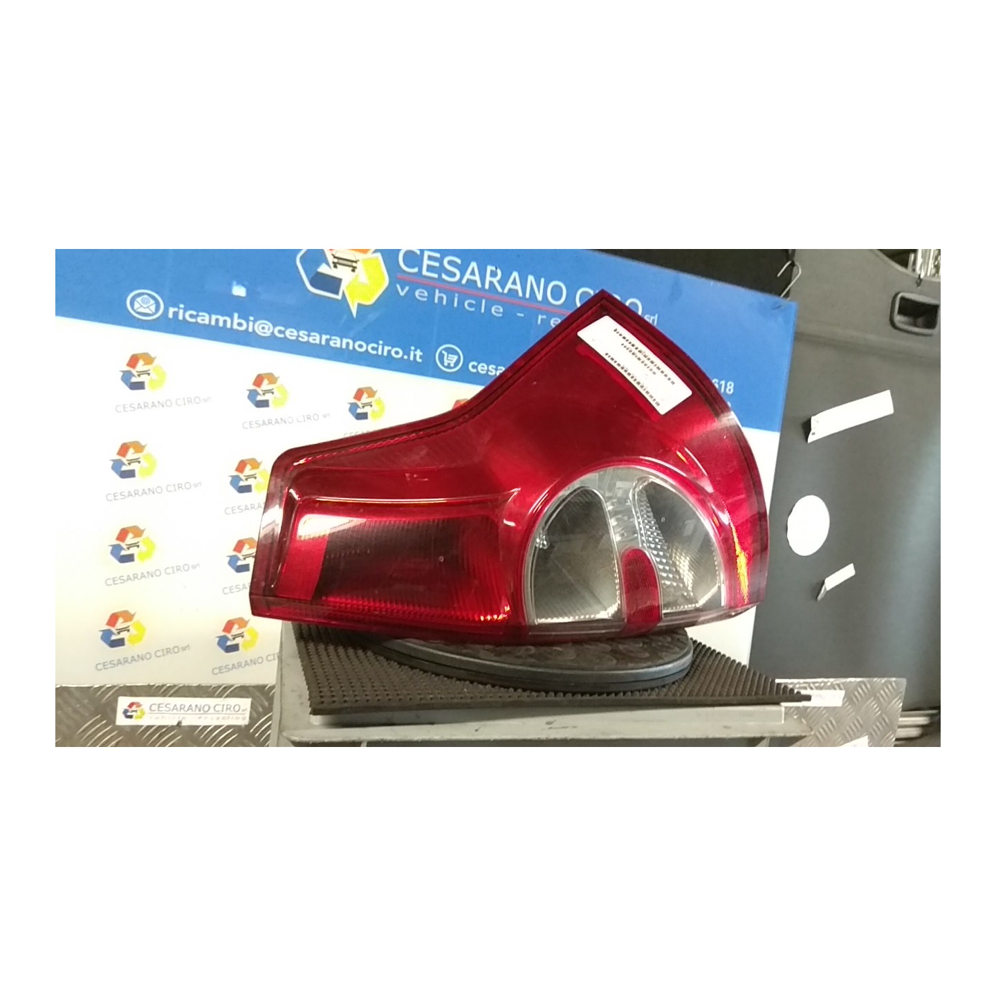 FANALE POST. DX. 205 DACIA SANDERO (07/08-04/13) K7JA7 8200734824