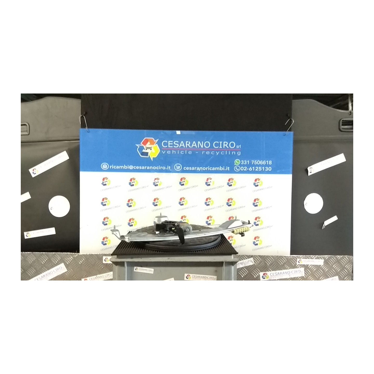 ALZACRISTALLO PORTA POST. DX. 220 DACIA DUSTER (01/18-03/22) H4DF4 827200990R