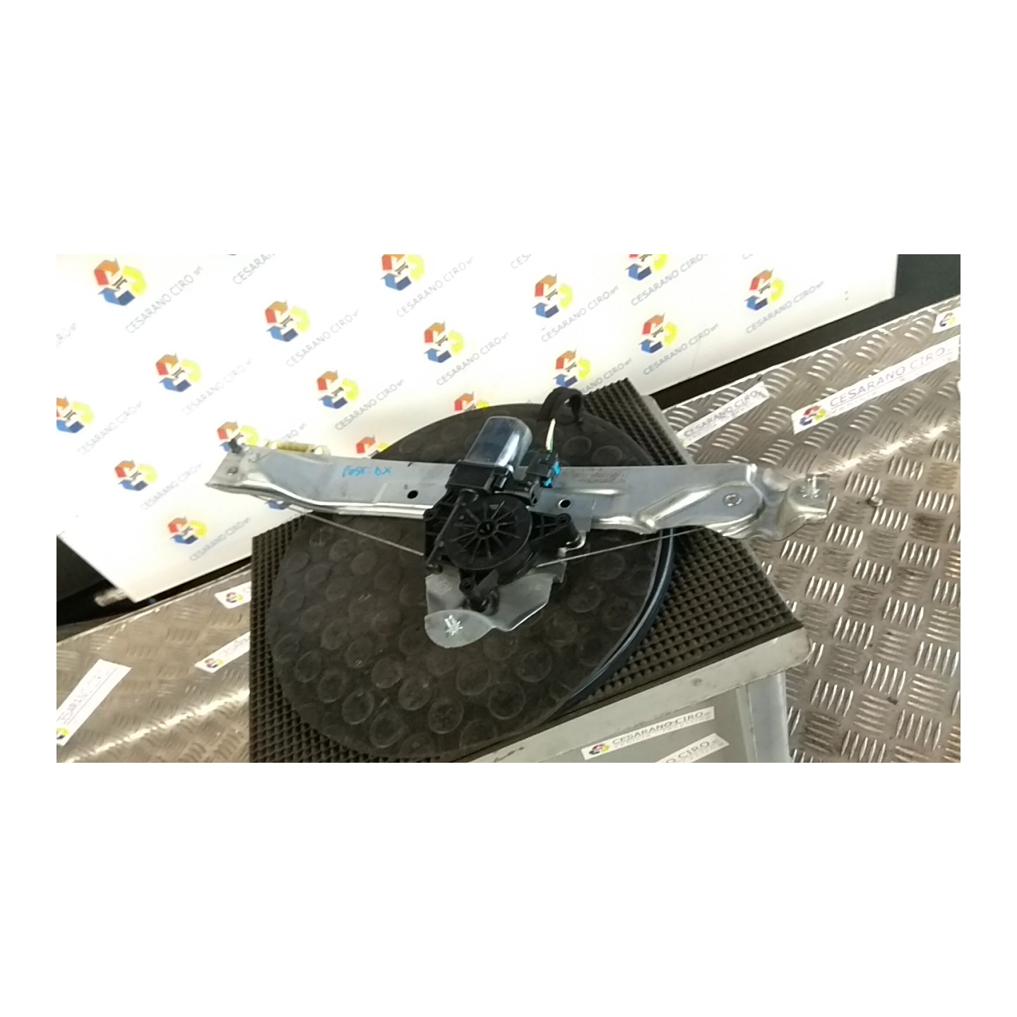 ALZACRISTALLO PORTA POST. DX. 220 DACIA DUSTER (01/18-03/22) H4DF4 827200990R