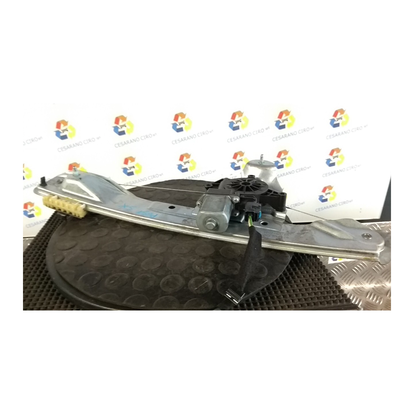 ALZACRISTALLO PORTA POST. SX. 221 DACIA DUSTER (01/18-03/22) H4DF4 827211094R