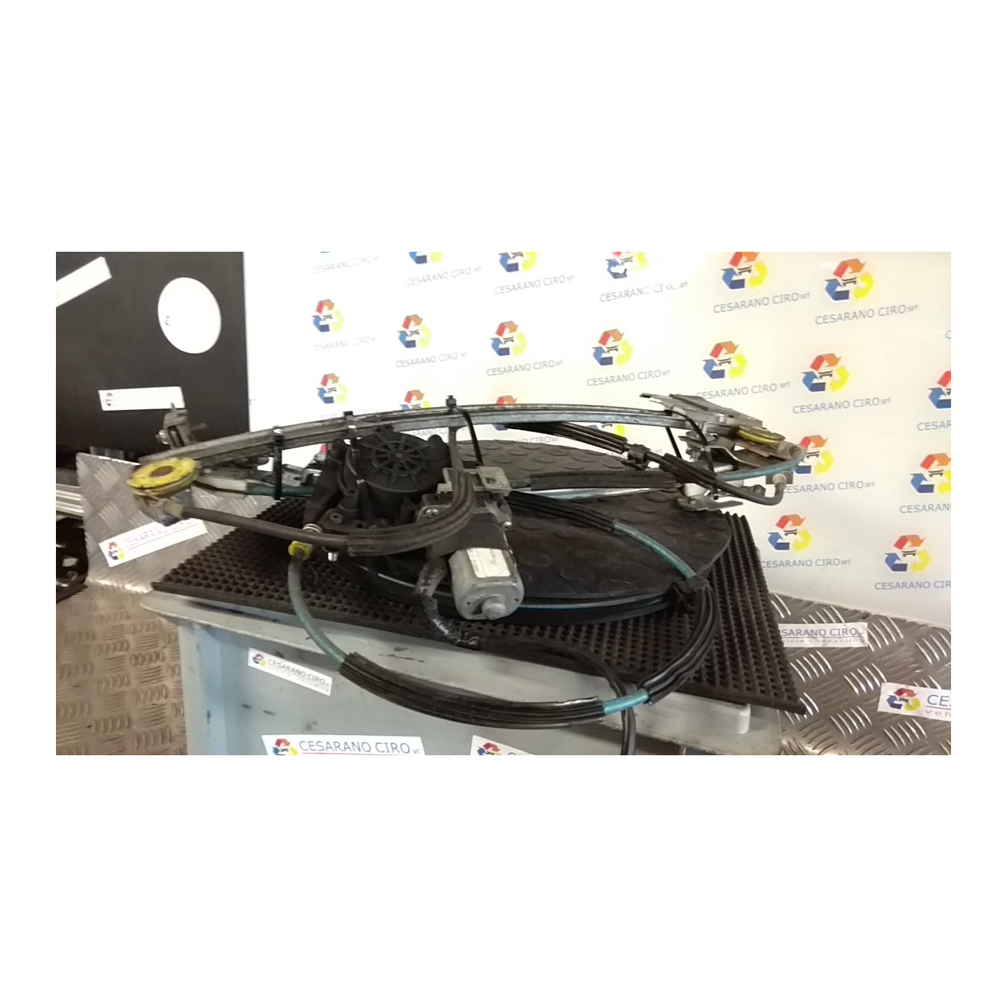 ALZACRISTALLO ELETTR. PORTA ANT. CON MOTORINO DX. 088 ALFA ROMEO GT (X2) (12/03-03/11) 937A5000 60681592