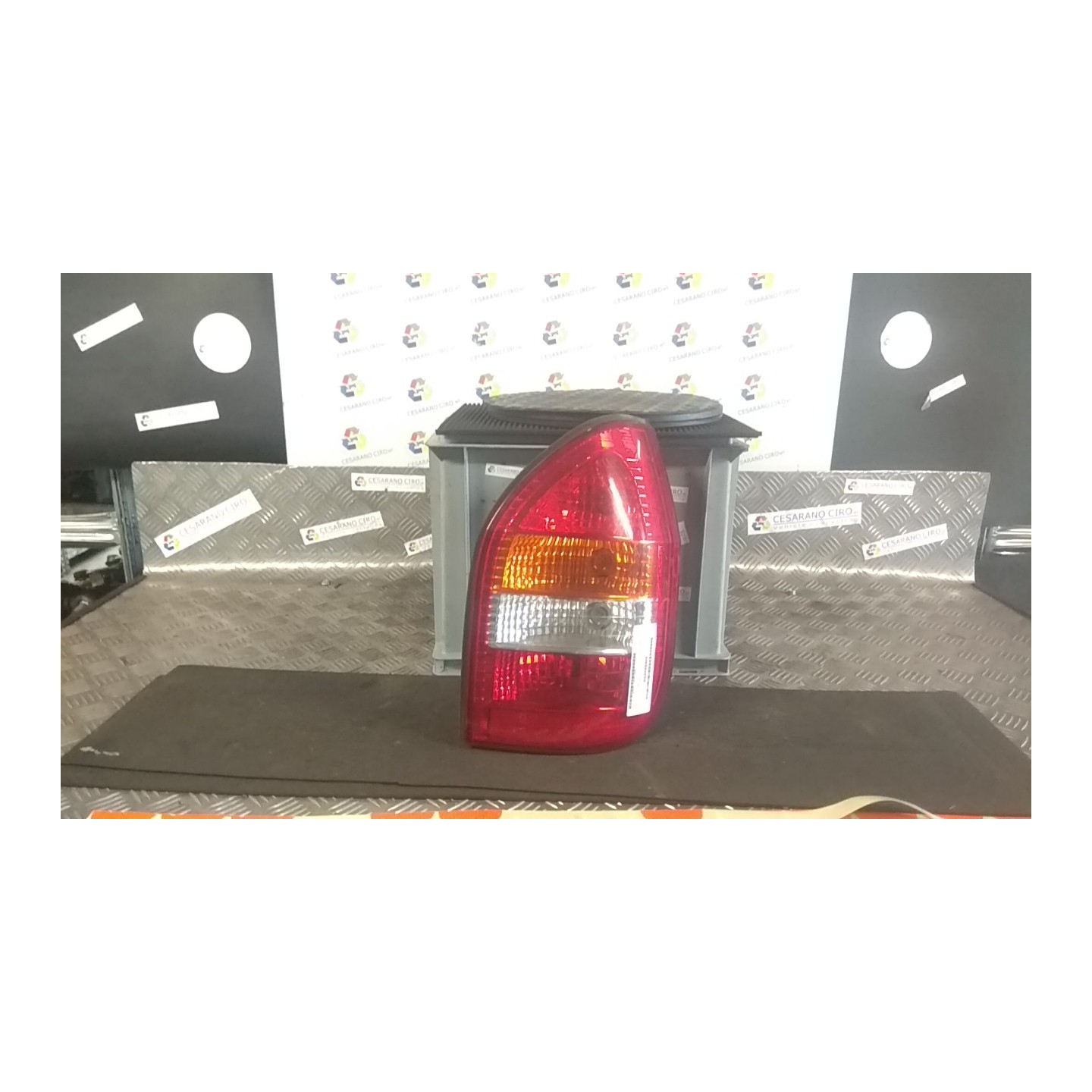FANALE POST. T.32123349 DX. 047 OPEL ZAFIRA (T98) (03/99-12/05) Z18XE 9117446