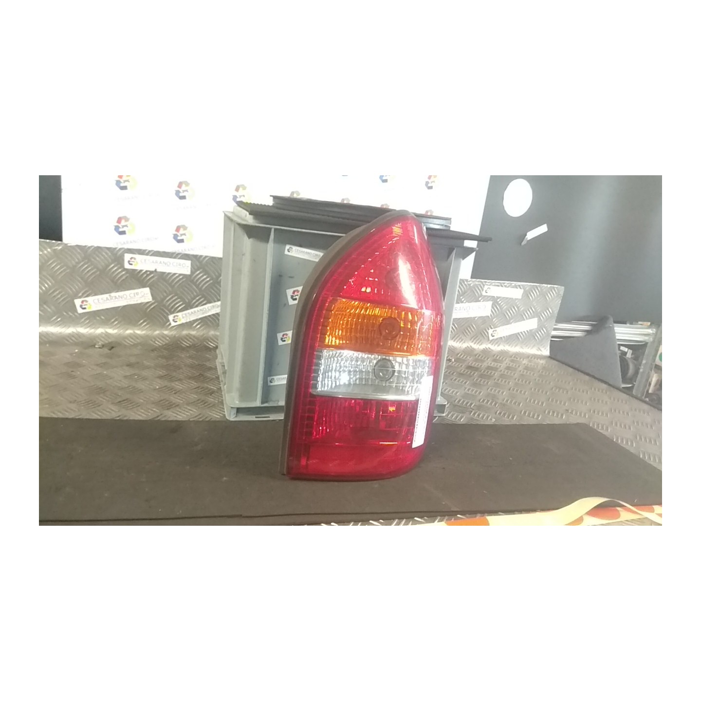FANALE POST. T.32123349 DX. 047 OPEL ZAFIRA (T98) (03/99-12/05) Z18XE 9117446