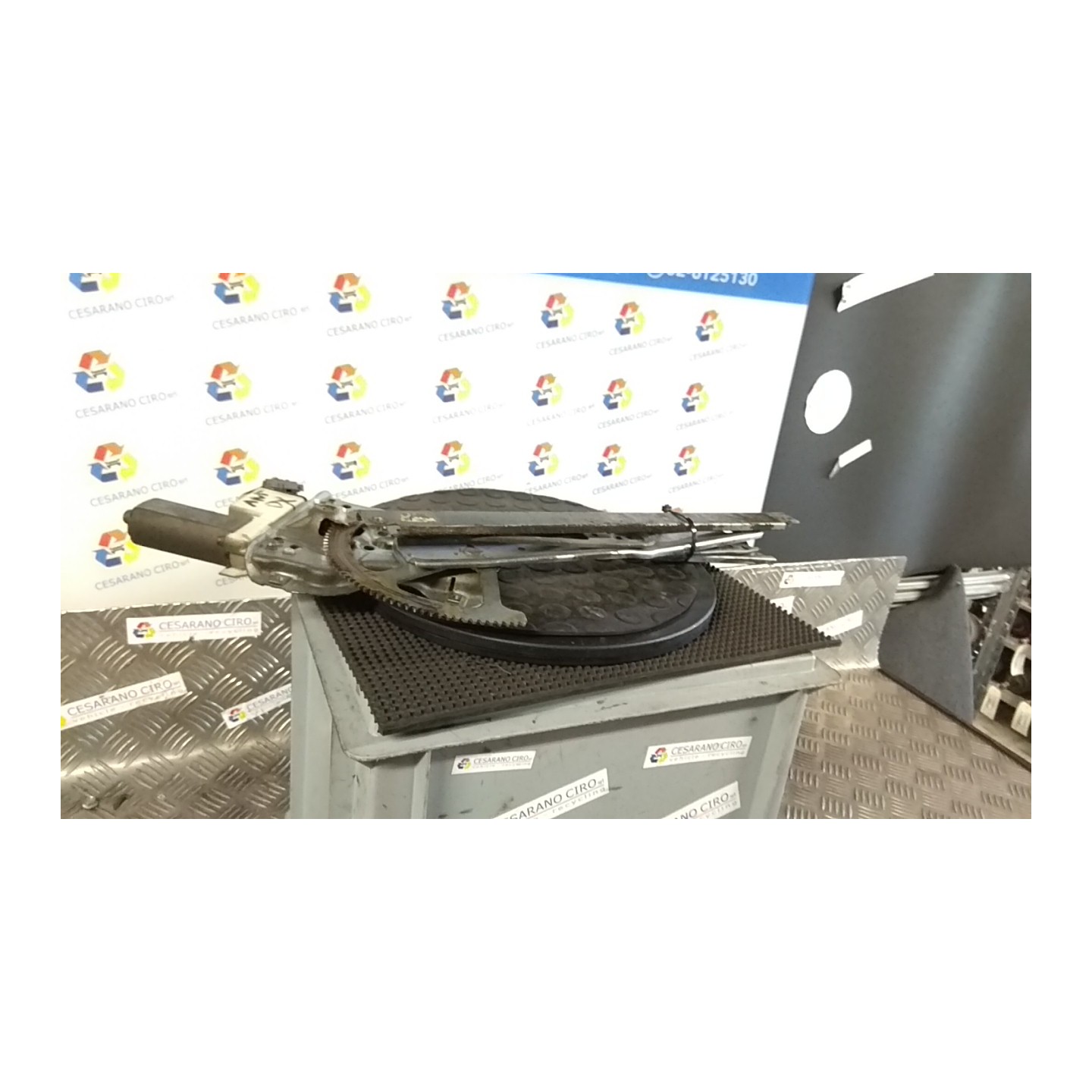 ALZACRISTALLO ELETTR. PORTA ANT. C/MOTORINO DX. 069 TOYOTA COROLLA 5P (01/02-09/04) 3ZZFE 6981002130