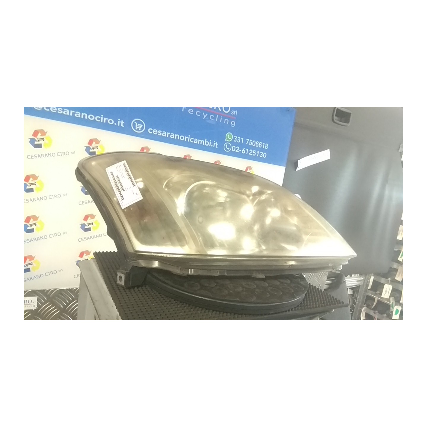 PROIETTORE 05-04 DX. 074 TOYOTA COROLLA 5P (01/02-09/04) 3ZZFE 8113002150