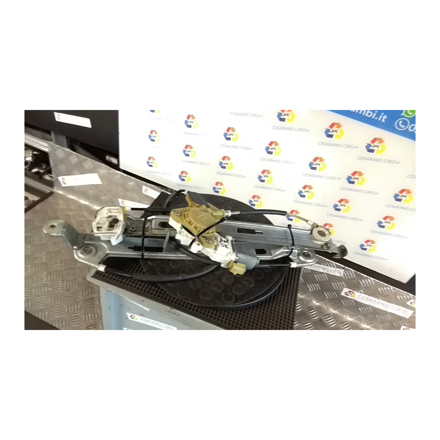 ALZACRISTALLO ELETTR. PORTA ANT. SX. 079 JEEP PATRIOT (MK) (09/07-) BWD K68004423AA