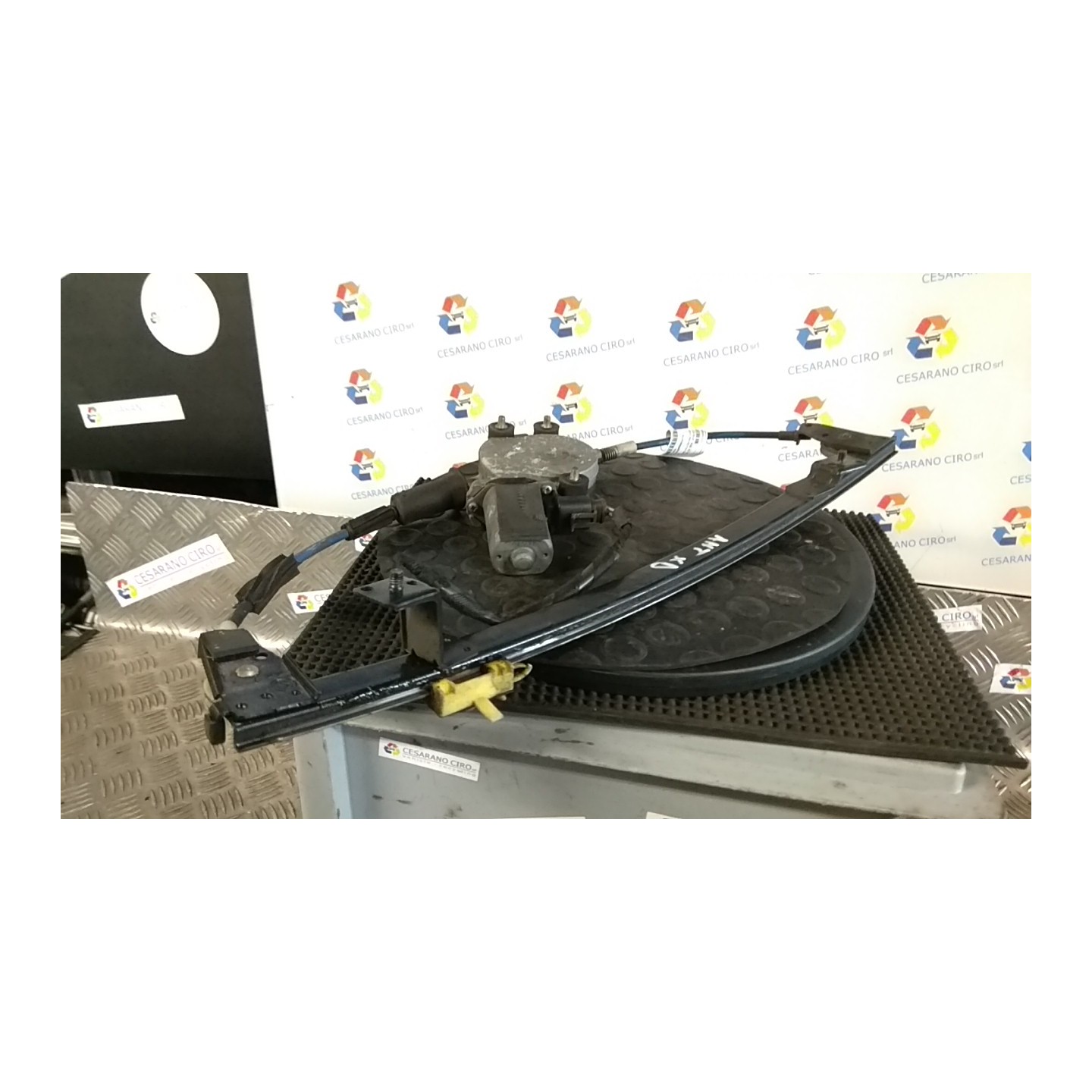 ALZACRISTALLO ELETTR. PORTA ANT. CON MOTORINO DX. 122 FIAT BRAVO (1L) (07/98-11/02) 182B2000 46559811