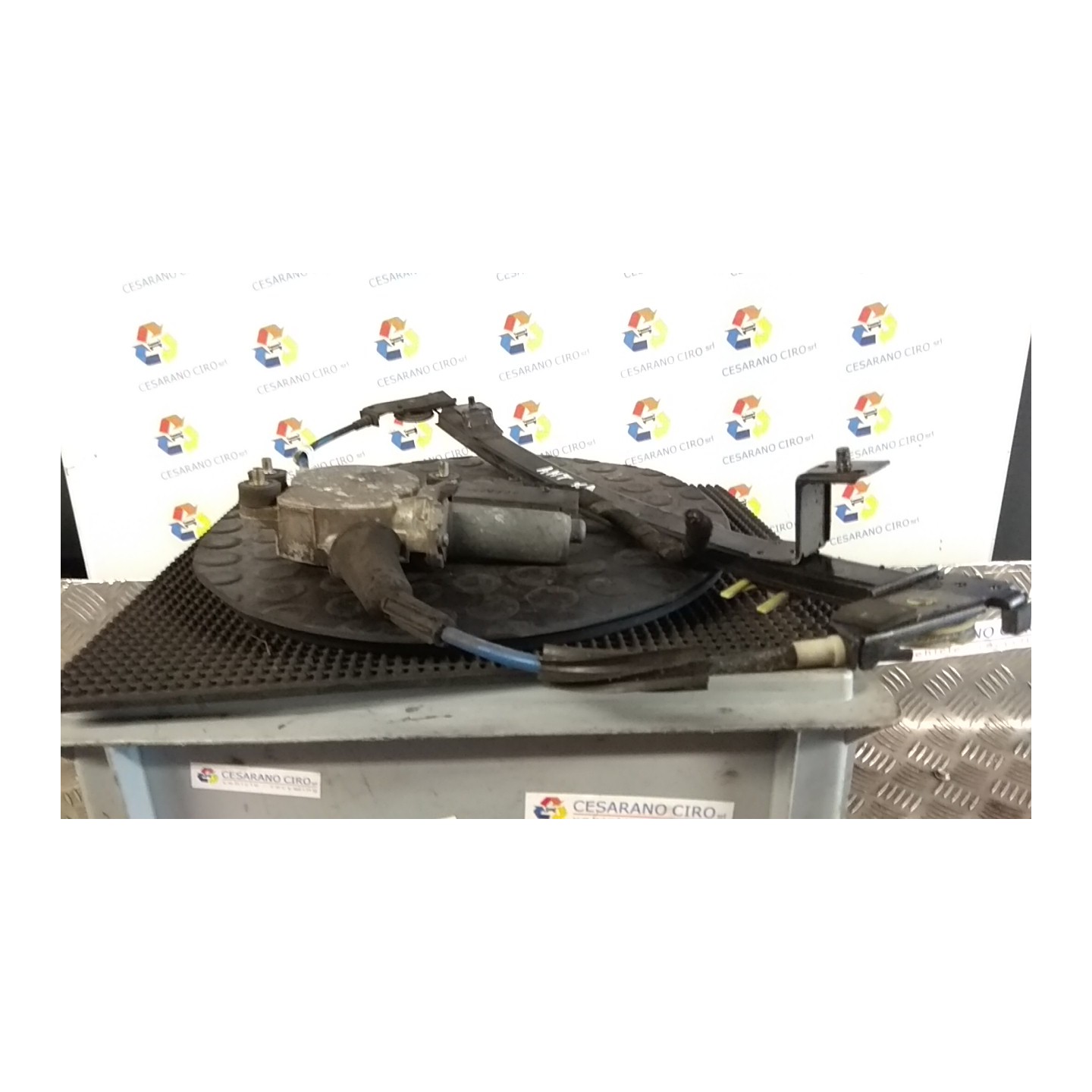 ALZACRISTALLO ELETTR. PORTA ANT. CON MOTORINO DX. 122 FIAT BRAVO (1L) (07/98-11/02) 182B2000 46559811