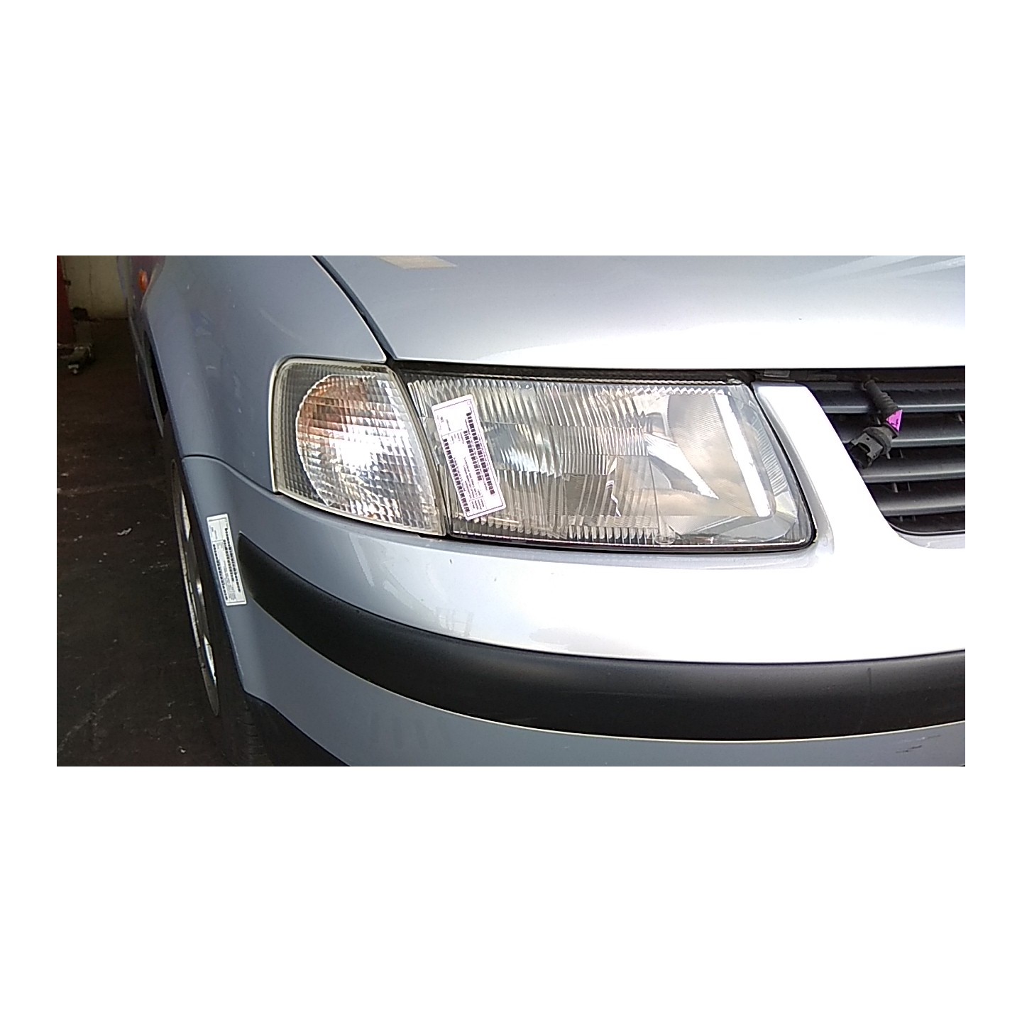PROIETTORE CON REGOLATORE ALTEZZA DX. 014 VOLKSWAGEN PASSAT (3B) (08/96-04/03) AEB 3B0941016AN
