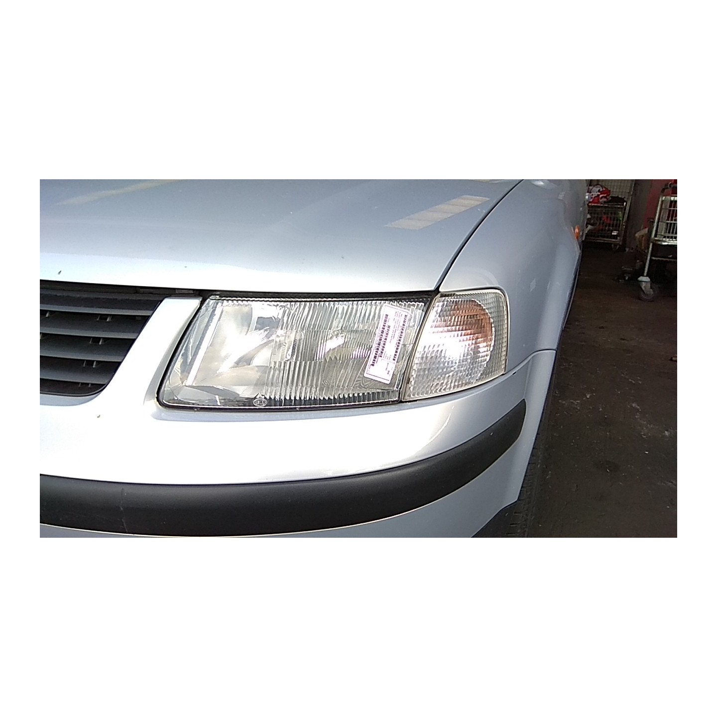 PROIETTORE CON REGOLATORE ALTEZZA SX. 015 VOLKSWAGEN PASSAT (3B) (08/96-04/03) AEB 3B0941015AN