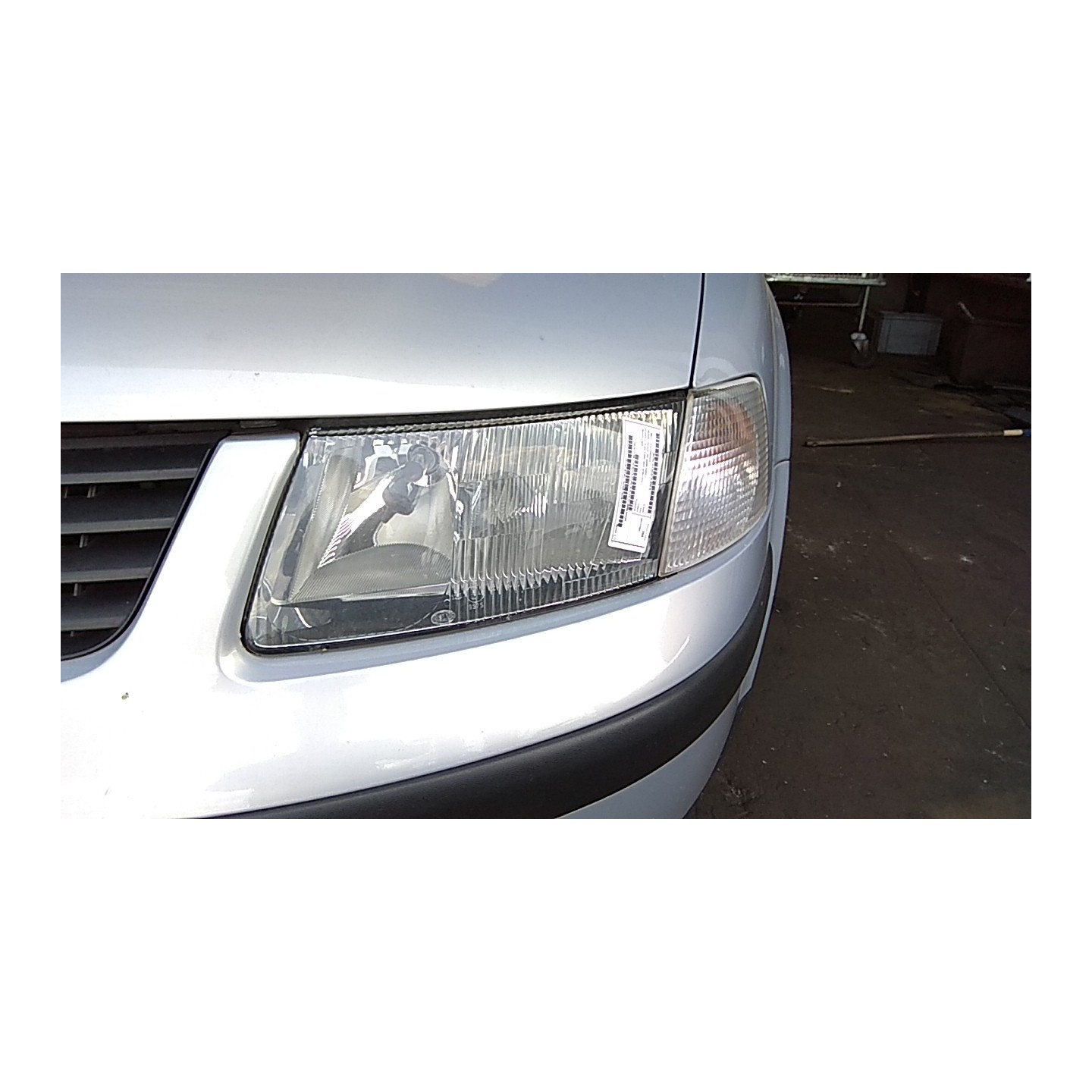 PROIETTORE CON REGOLATORE ALTEZZA SX. 015 VOLKSWAGEN PASSAT (3B) (08/96-04/03) AEB 3B0941015AN