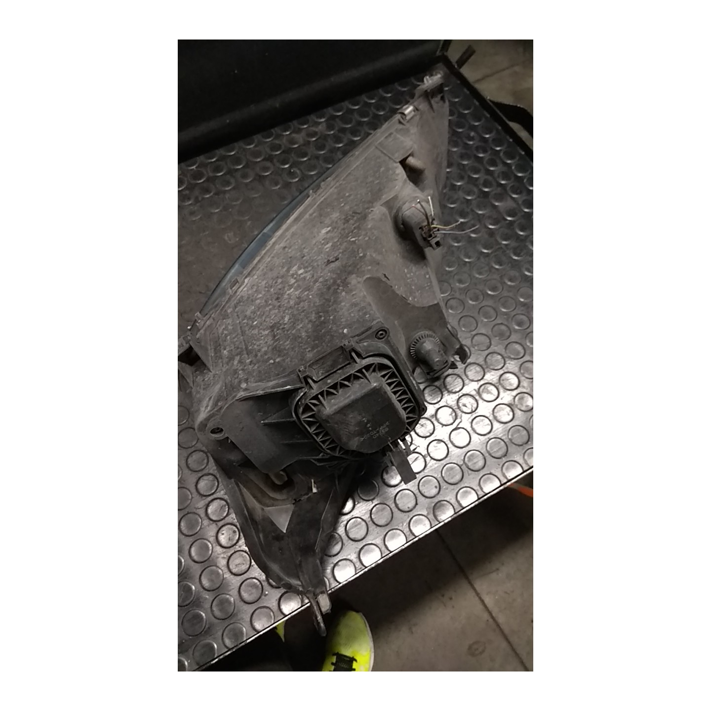 PROIETTORE DX. 152 FORD FOCUS (CAK) (10/01-04/05) FYDB 1343654