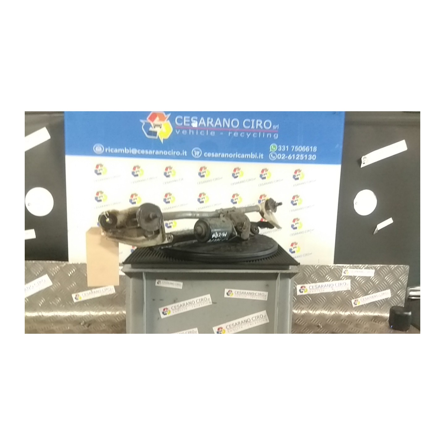 MECCANISMO TERGIPARABREZZA CON MOTORINO 002 NISSAN MICRA (K12E) (11/02-05/06) CR12 NB3753015030004