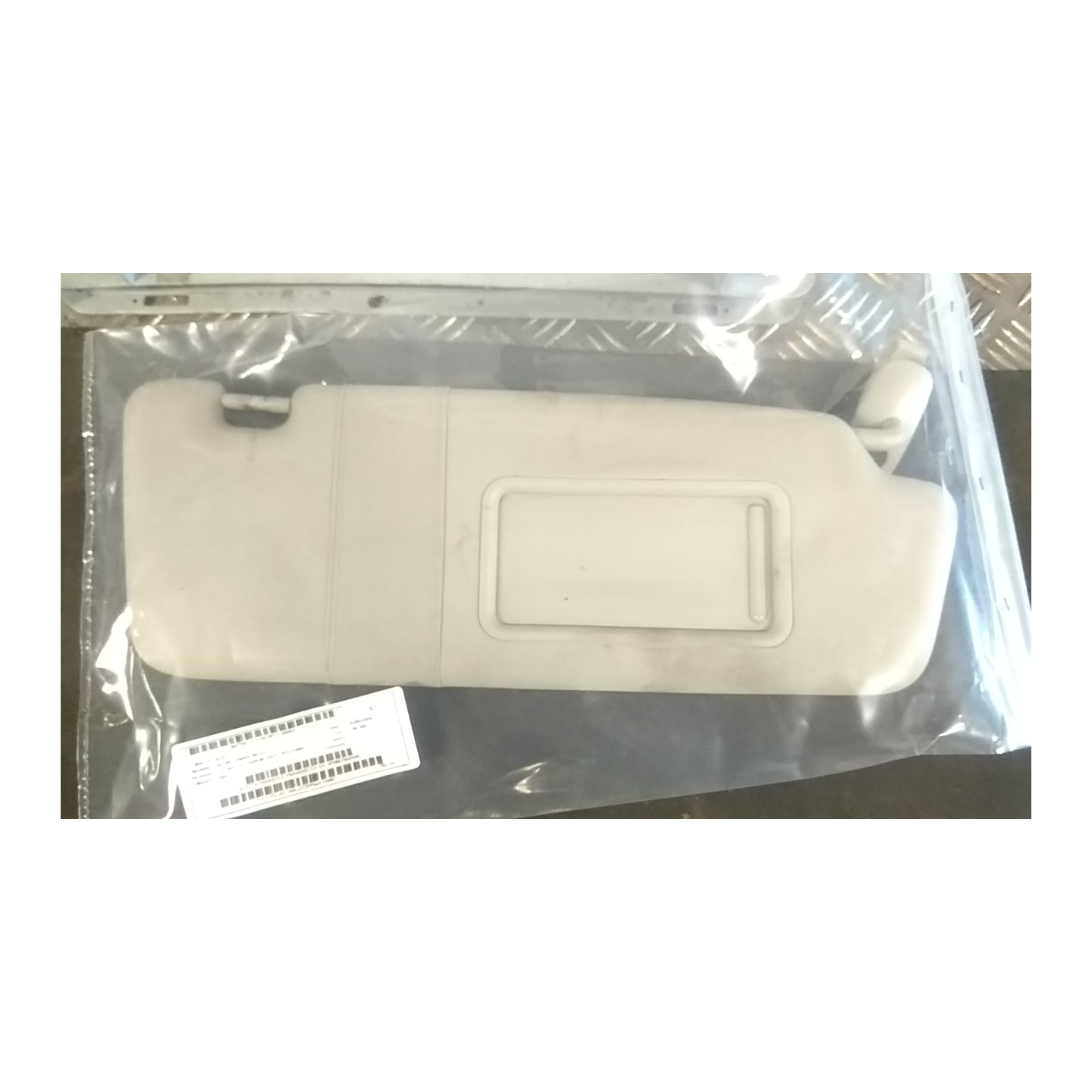 ALETTA PARASOLE PARABREZZA DX. 021 AUDI A3 (8P) (04/03-06/10) BKD 8P08575525B9
