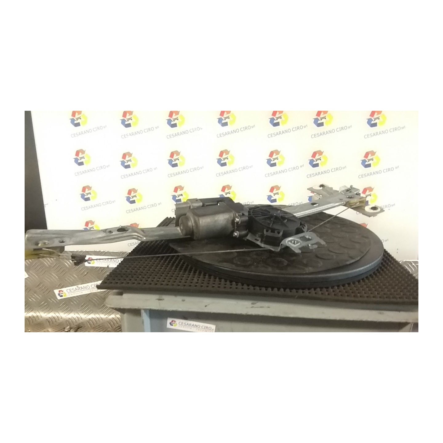 ALZACRISTALLO ELETTR. PORTA ANT. C/MOTORINO SX. 054 PEUGEOT 207 (04/06-06/09) KFU 9221Y4