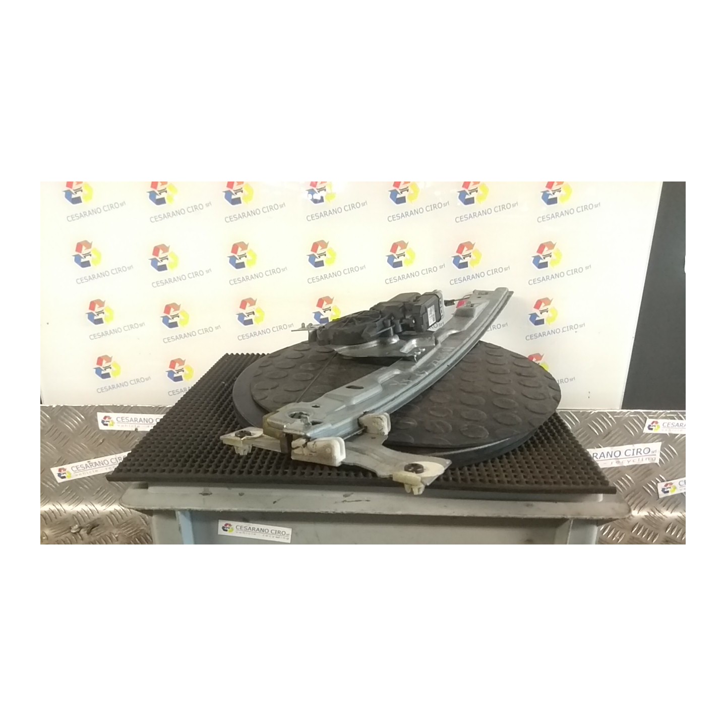 ALZACRISTALLO ELETTR. PORTA ANT. C/MOTORINO SX. 054 PEUGEOT 207 (04/06-06/09) KFU 9221Y4