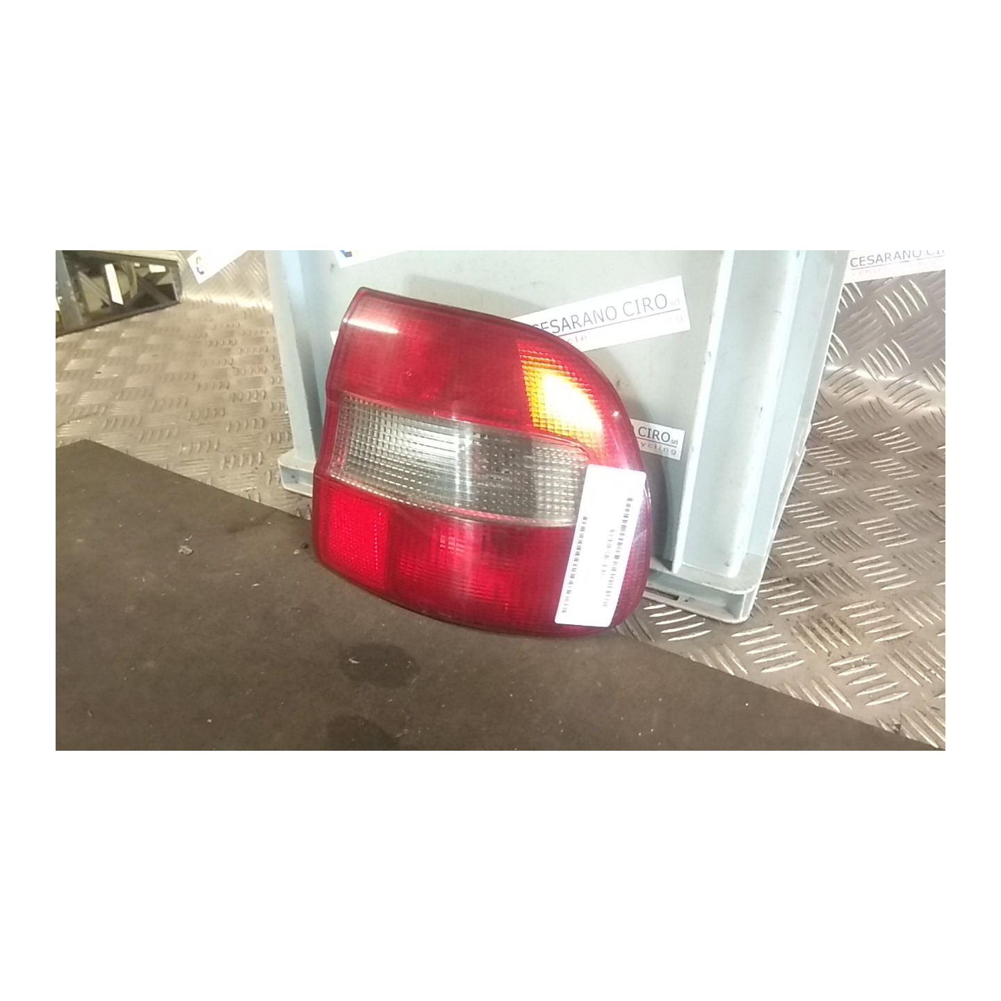FANALE POST. PARTE EST. DX. 071 VOLVO SERIE 40 (02/96-03/00) B4204S 3345729