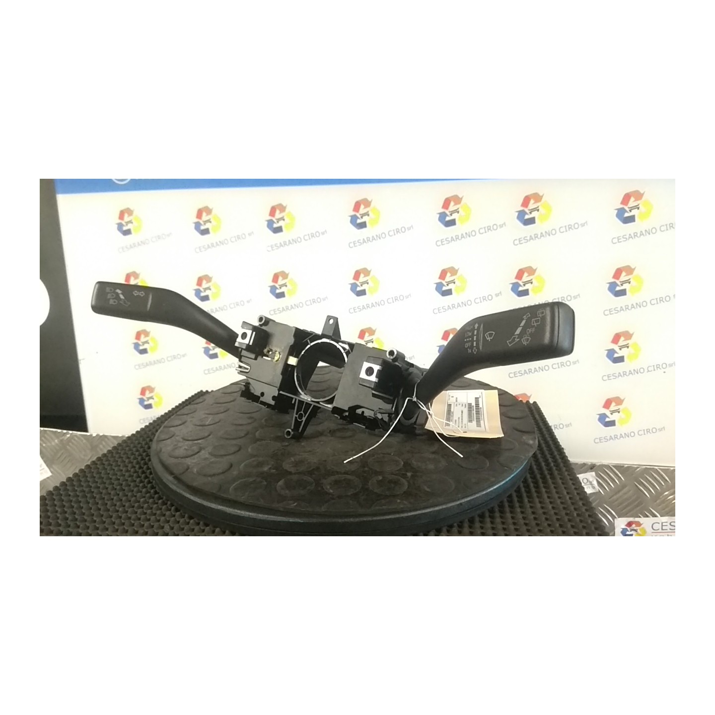 DEVIOGUIDASGANCIO 127 VOLKSWAGEN UP! (1S) (11/11-10/16) CPG 1S09535139B9