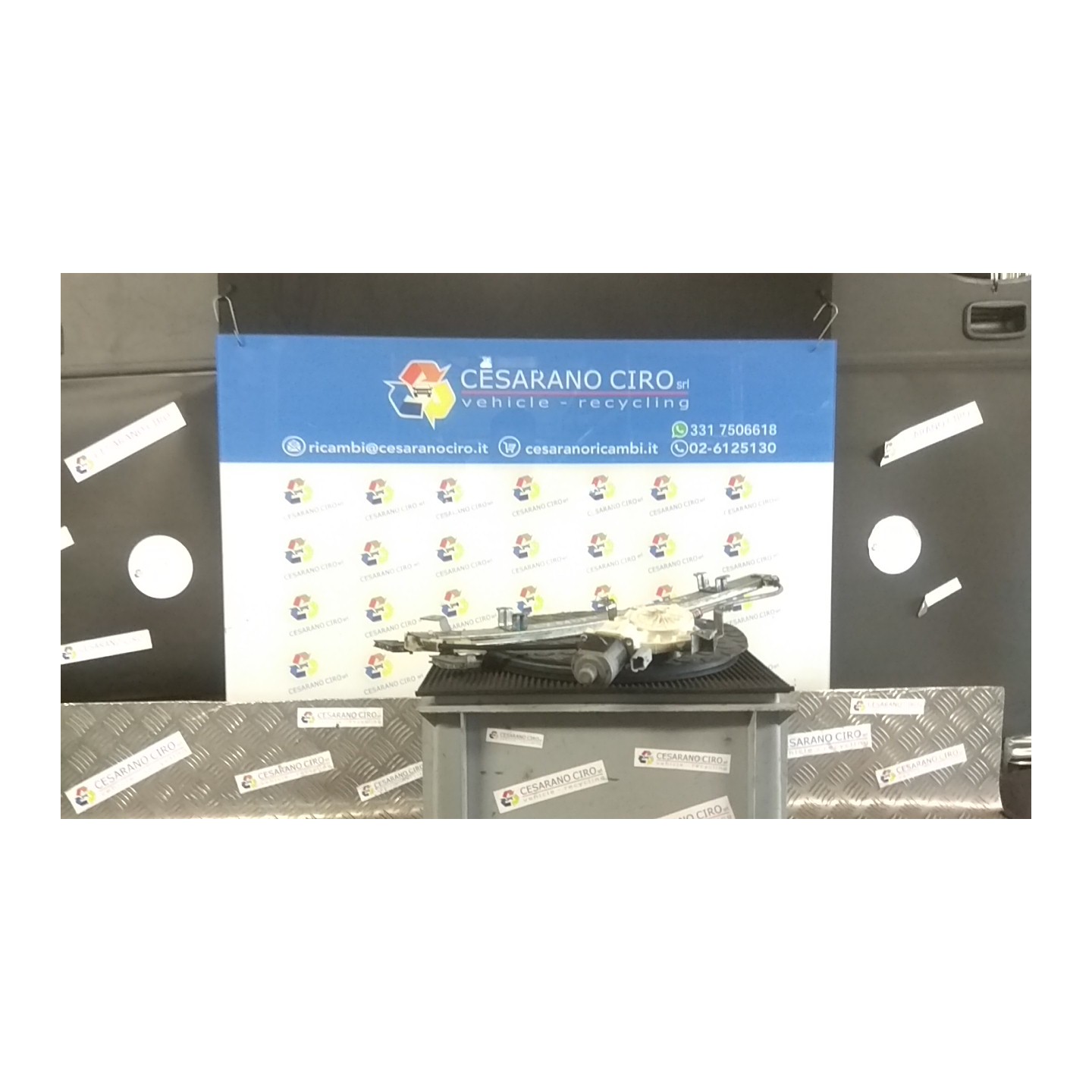 ALZACRISTALLO ELETTR. PORTA ANT. C/MOTORINO DX. 002 NISSAN MICRA (K12E) (11/02-05/06) CR12 80700BC60B