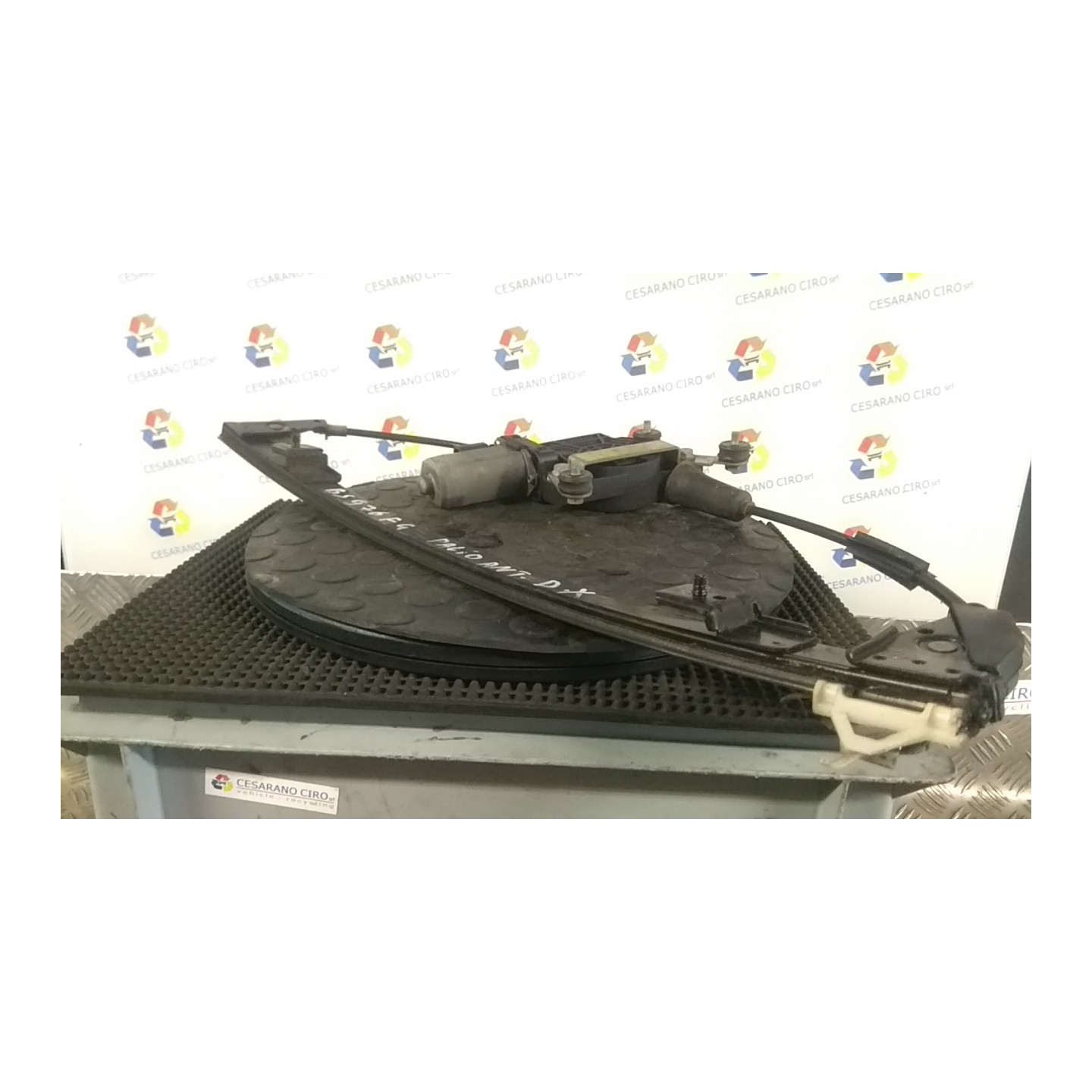 ALZACRISTALLO ELETTR. PORTA ANT. C/MOTORINO DX. 017 FIAT PALIO (PY) (09/97-09/03) 188A4000 46736842