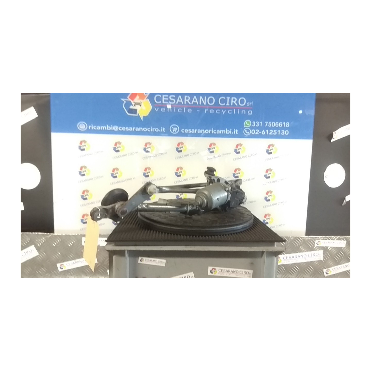MOTORINO TERGIPARABREZZA 108 TOYOTA AURIS (01/07-) 4ZZFE 8511012A10