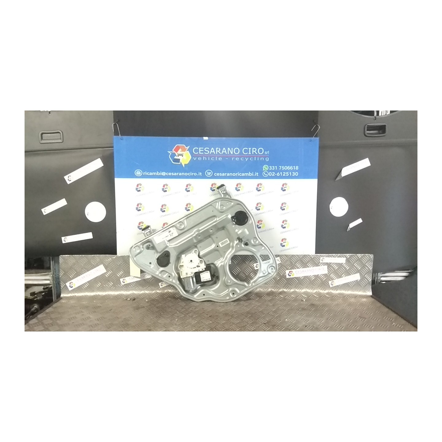 ALZACRISTALLO ELETTR. PORTA POST. SX. 045 VOLVO V50 (02/04-12/12) D4204T 31253515