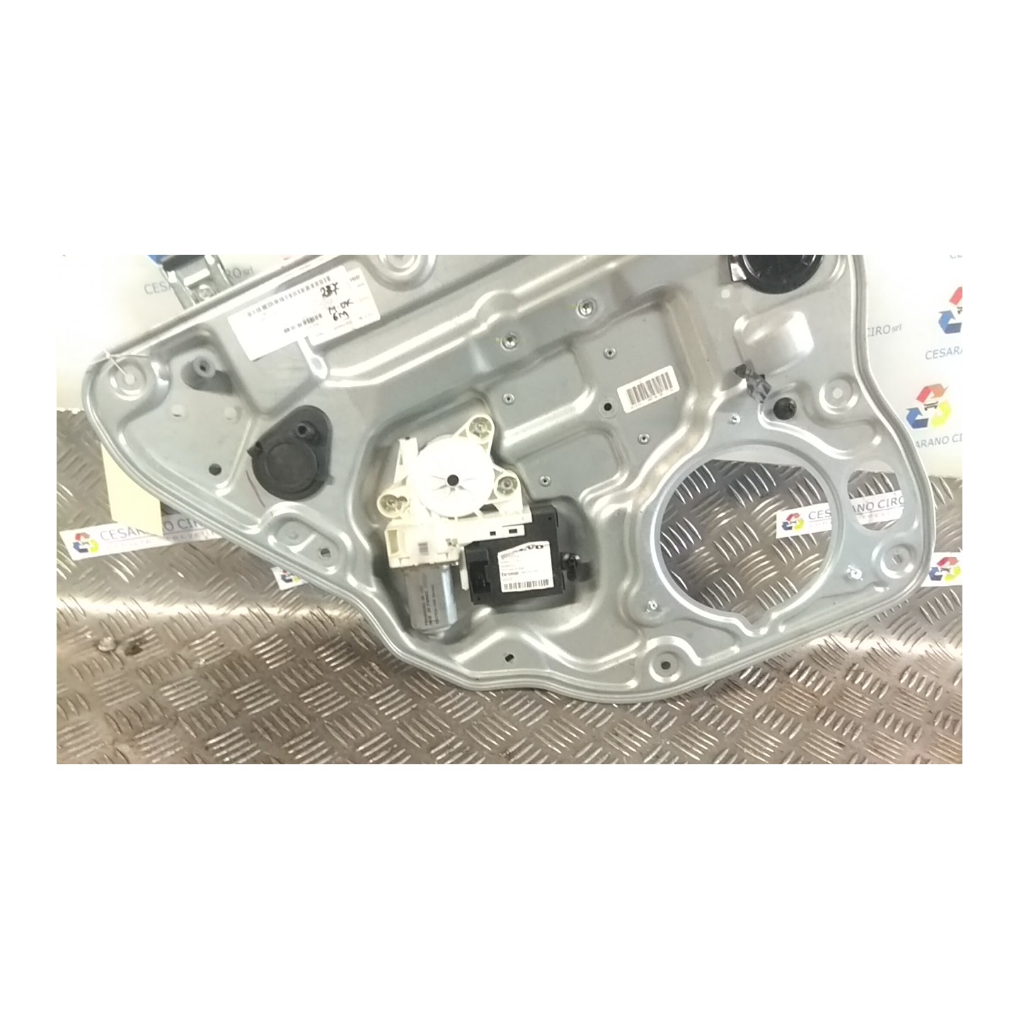 ALZACRISTALLO ELETTR. PORTA POST. SX. 045 VOLVO V50 (02/04-12/12) D4204T 31253515