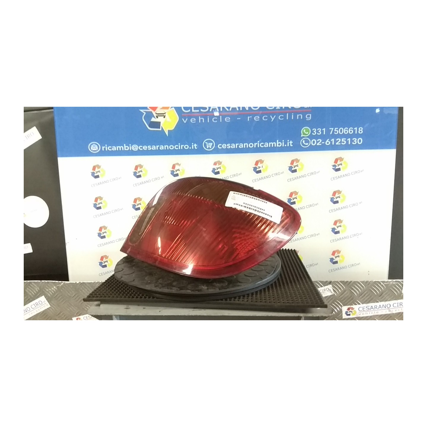 FANALE POST. DX. 177 TOYOTA YARIS (10/01-11/05)     (FRP) 1SZFE 815510D070