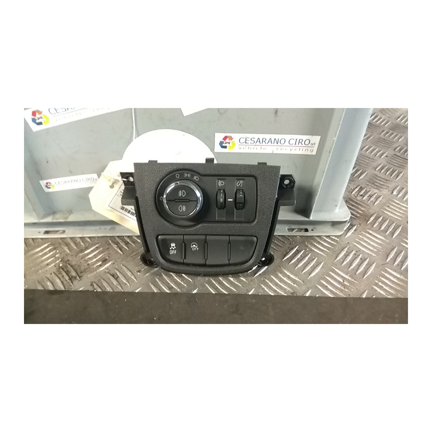 INTERRUTTORE BLOCCO COMANDO LUCI 043 OPEL KARL ROCKS (03/17-) D10XEOPTL5Q 95248614
