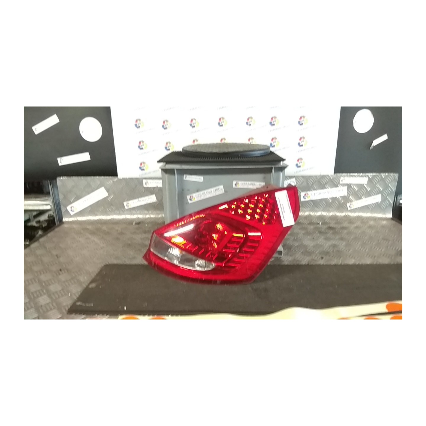 FANALE POST. DX. 119 FORD FIESTA (CB1) (09/08-10/13) STJB 1709552