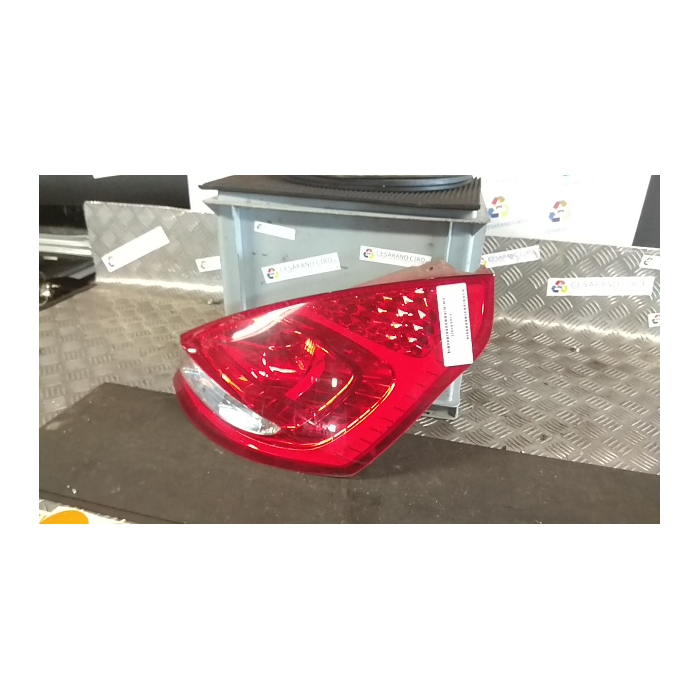 FANALE POST. DX. 119 FORD FIESTA (CB1) (09/08-10/13) STJB 1709552