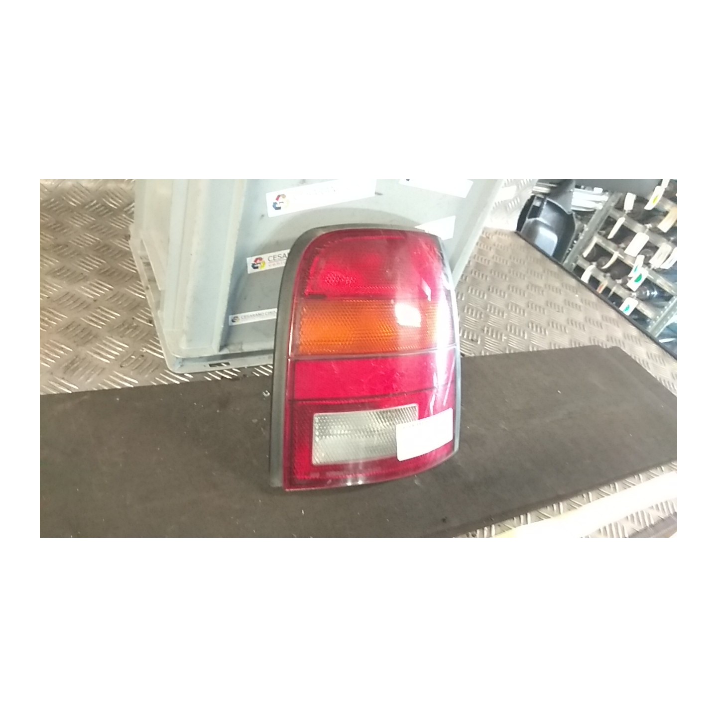 FANALE POST. DX. 271 NISSAN MICRA (K11E) (10/92-03/98) CG10 265505F301