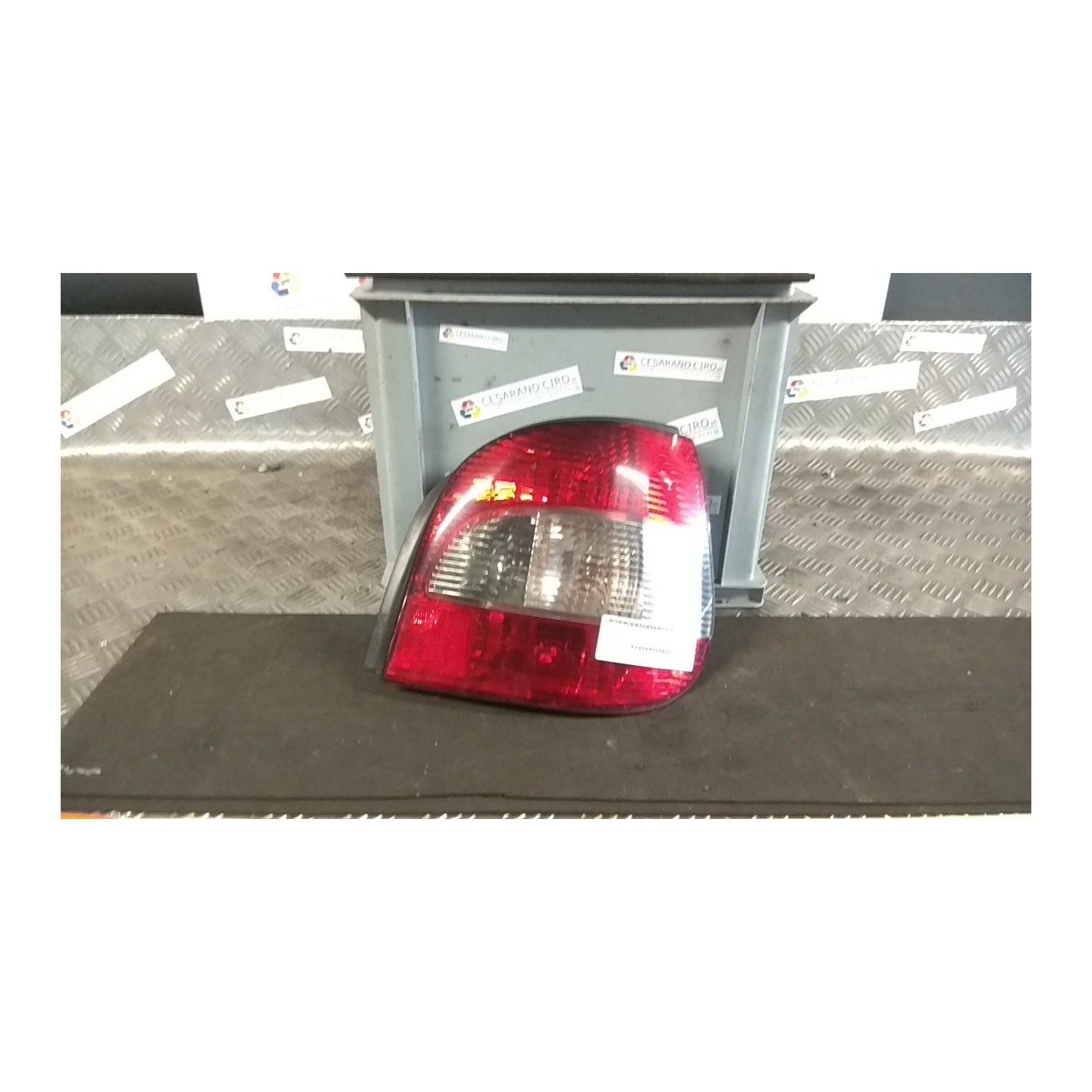 FANALE POST. DX. 315 RENAULT SCENIC (03/99-05/03) K4MA7 7700428055