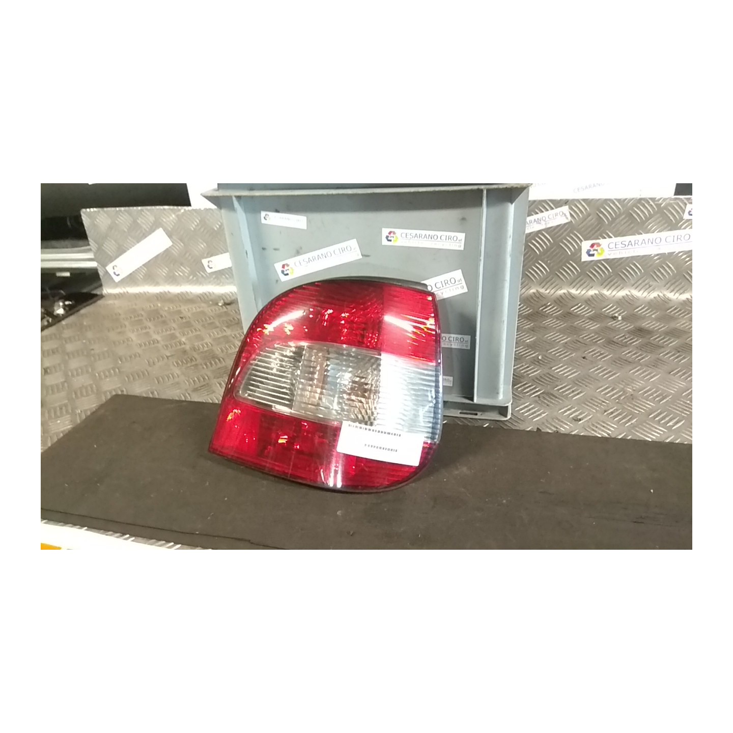 FANALE POST. DX. 315 RENAULT SCENIC (03/99-05/03) K4MA7 7700428055