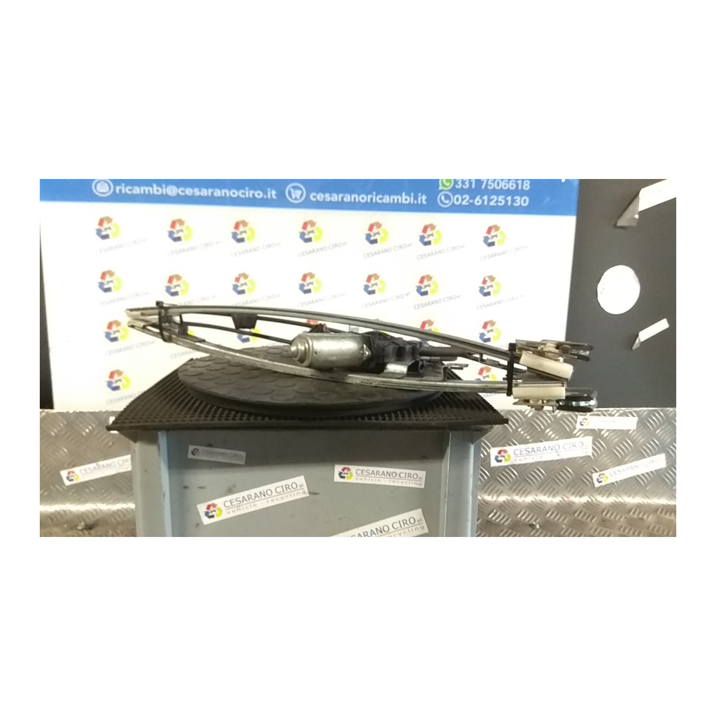 ALZACRISTALLO ELETTR. PORTA ANT. CON MOTORINO 2 POLI SX. 031 SEAT IBIZA (6K) (05/93-12/01) AUD 6K4837401P