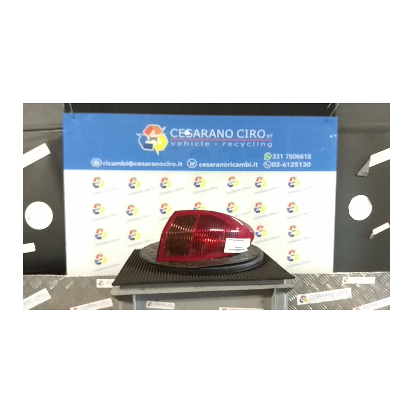FANALE POST. PARTE EST. DX. 028 ALFA ROMEO 147 (W8) (08/00-01/06) AR37203 46556347