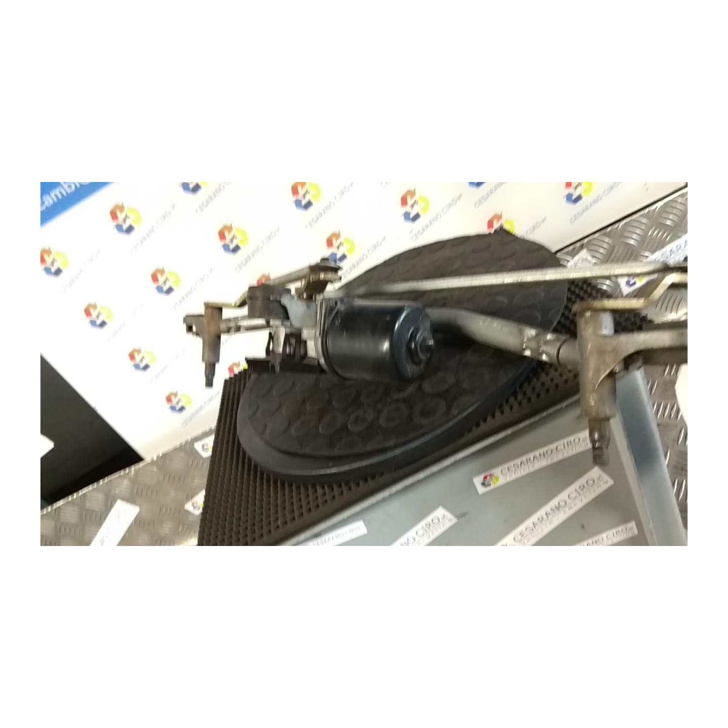 MECCANISMO TERGIPARABREZZA CON MOTORINO 066 CITROEN C3 1A SERIE (02/02-12/05) HFX 6401F4