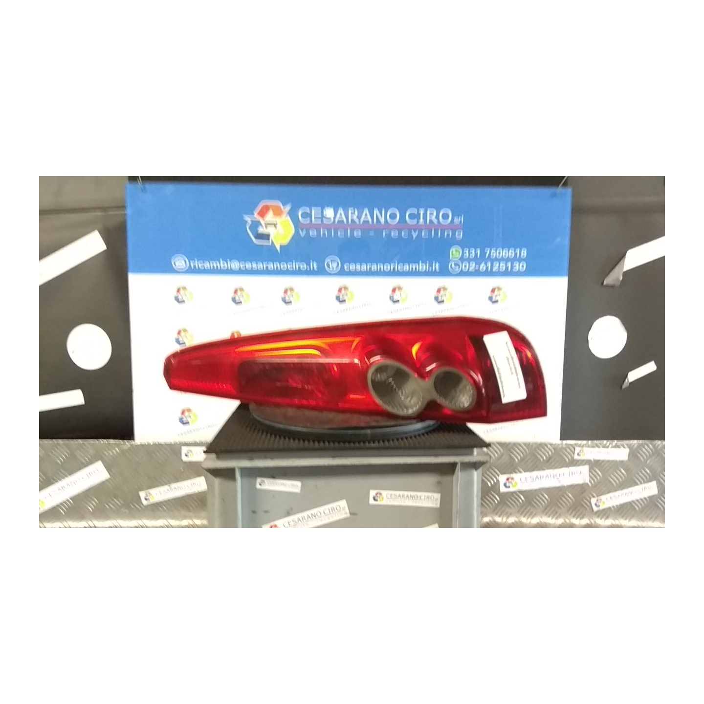 FANALE POST. DX. 091 FORD FIESTA (CBK) (12/05-12/08) F6JB 1437625
