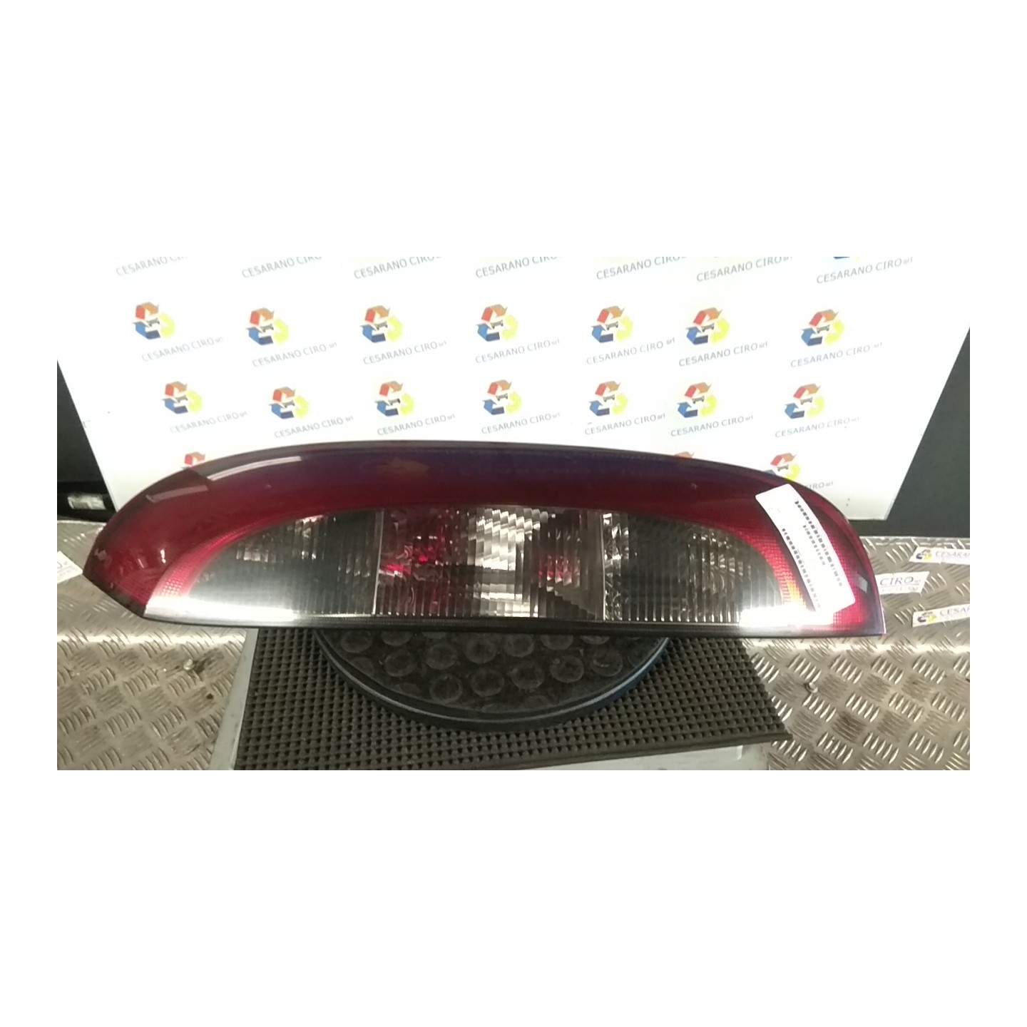FANALE POST. TINTA SCURA DX. 008 OPEL CORSA (X01) (10/00-06/06) Z12XE 93170223