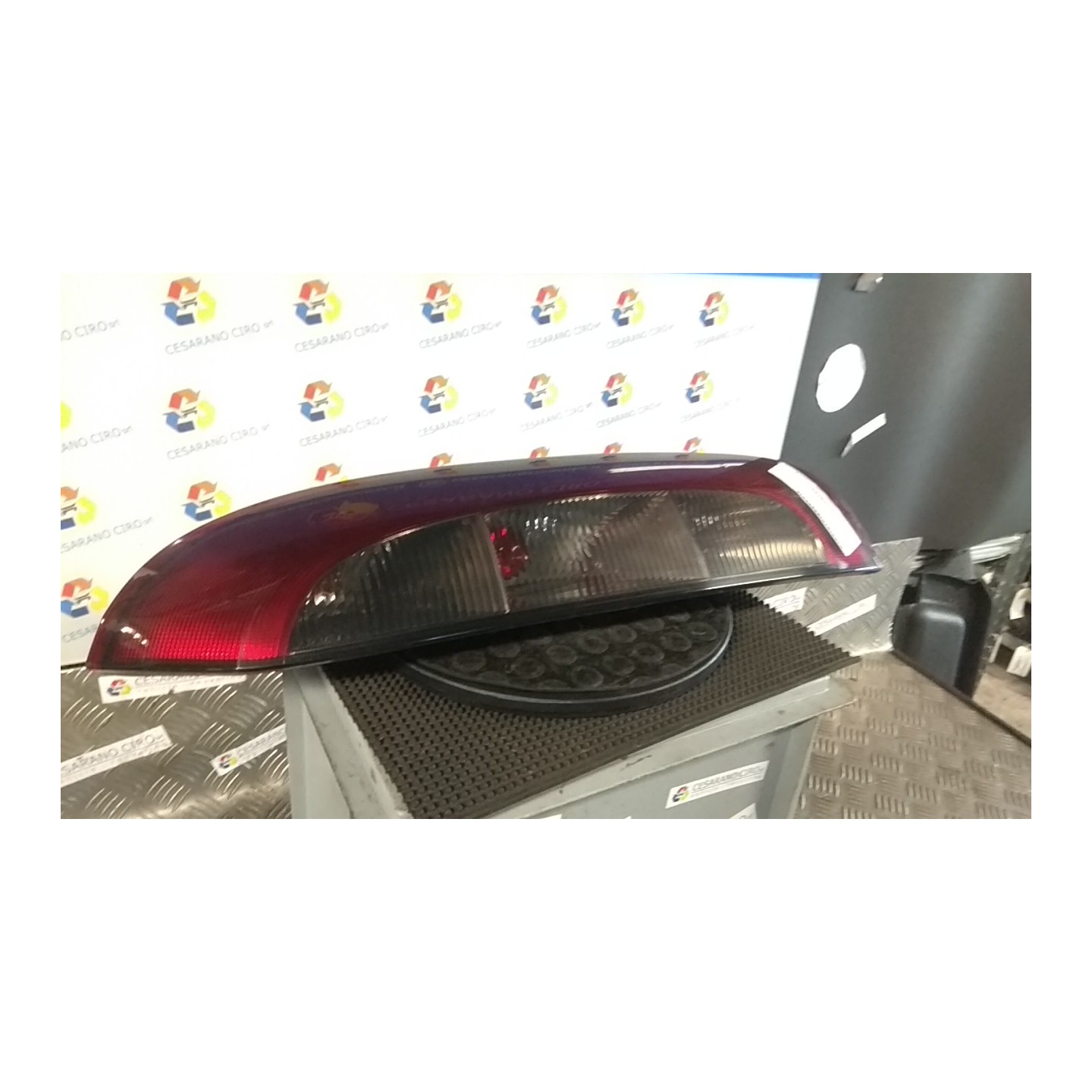 FANALE POST. TINTA SCURA DX. 008 OPEL CORSA (X01) (10/00-06/06) Z12XE 93170223