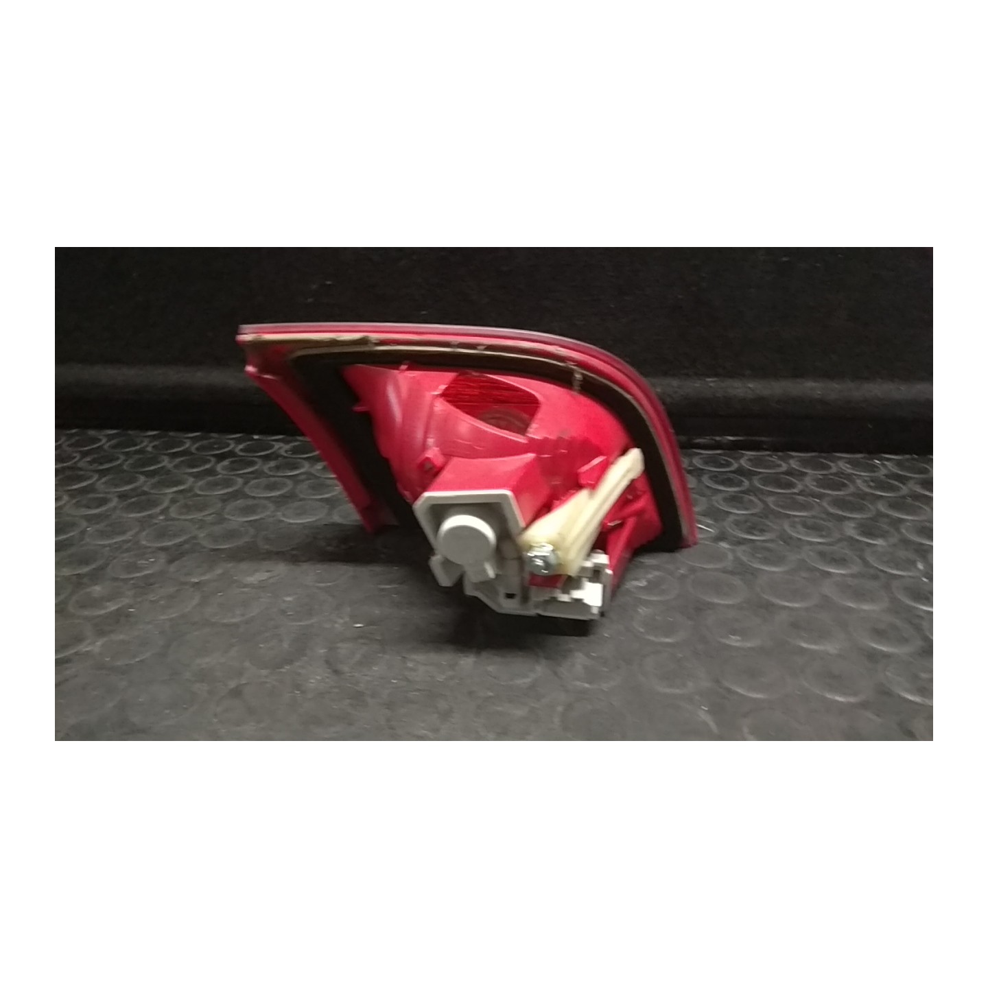 FANALE POST. PARTE INT. DX. 031 AUDI A3 (8P) (04/03-06/10) BMM 8P4945094B