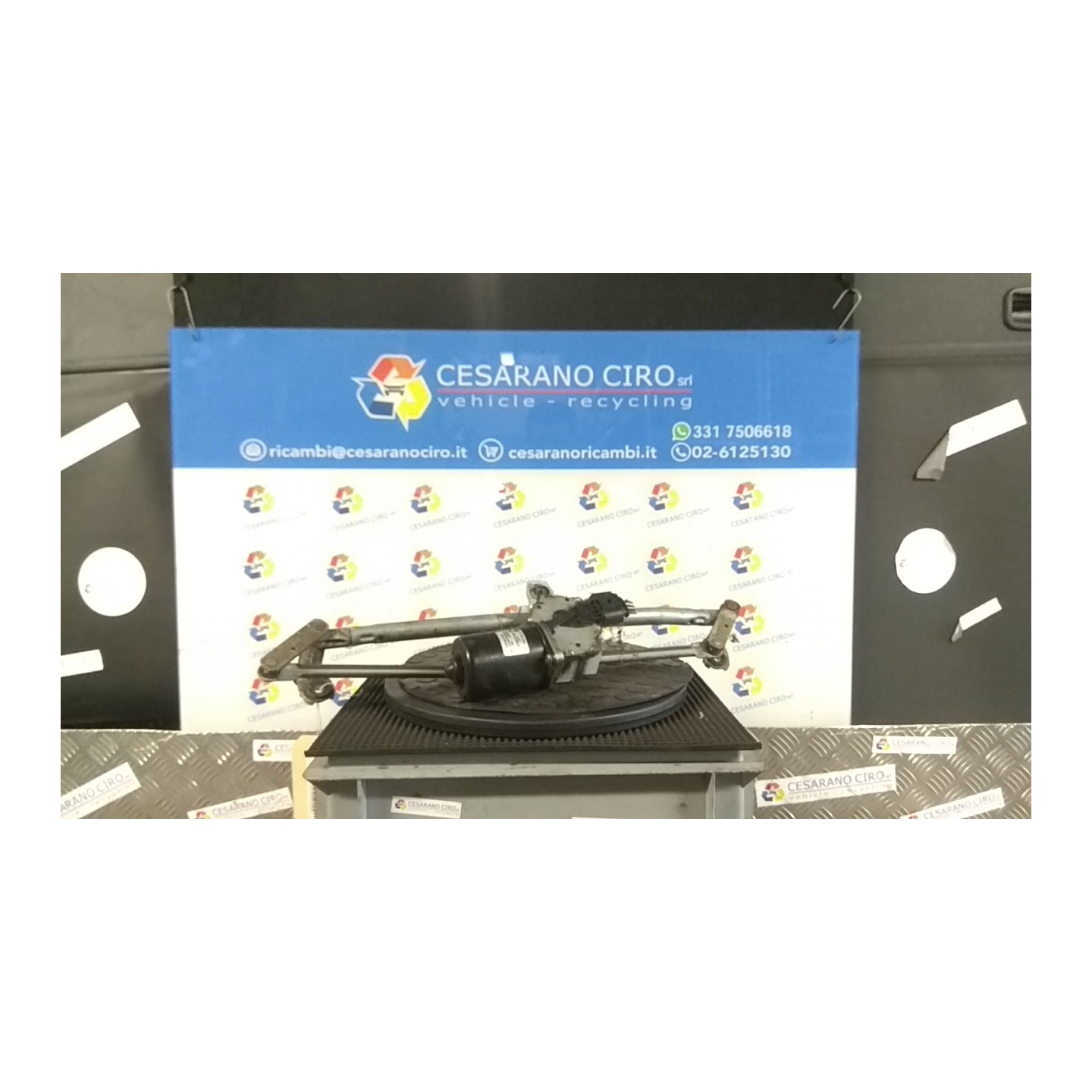 MECCANISMO TERGIPARABREZZA CON MOTORINO 061 VOLKSWAGEN GOLF (1J) (09/97-03/06) BCB NB3753023025086