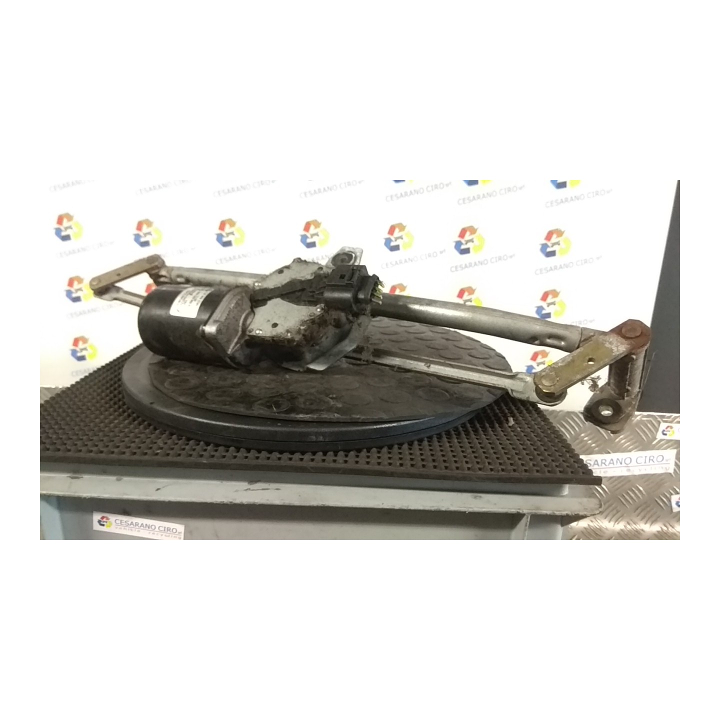 MECCANISMO TERGIPARABREZZA CON MOTORINO 061 VOLKSWAGEN GOLF (1J) (09/97-03/06) BCB NB3753023025086